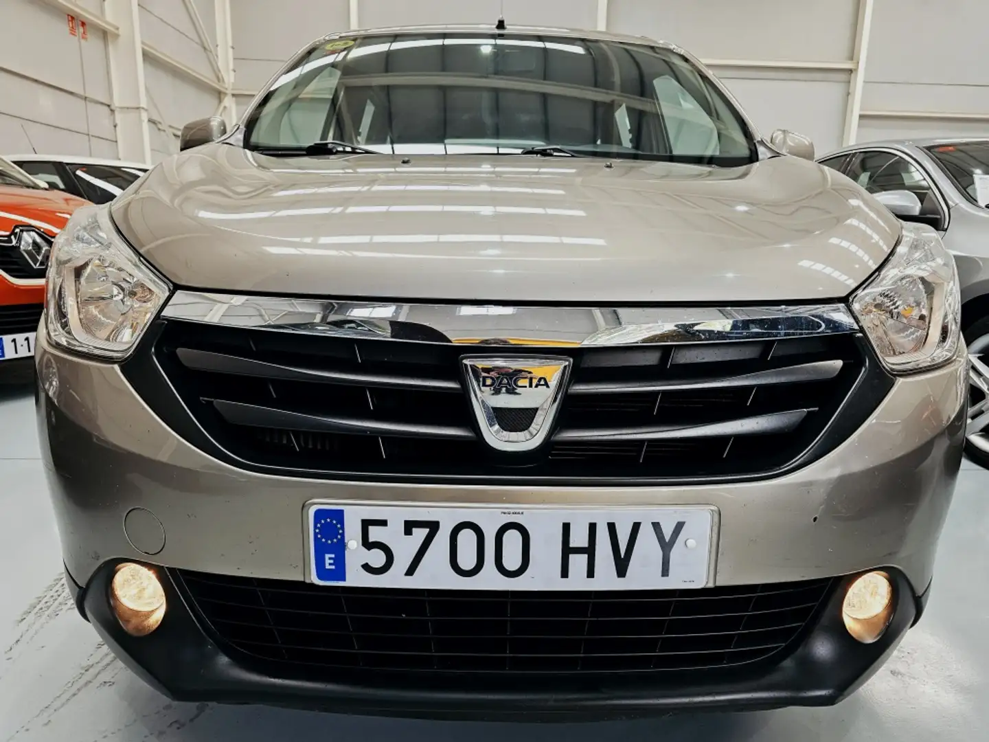Dacia Lodgy 1.5dCi Laureate 5pl. 81kW Beige - 2
