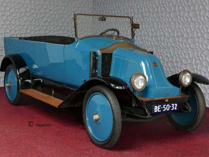 Renault II TORPEDO Commercial 1921 104 JAAR OUD GERESTAURE