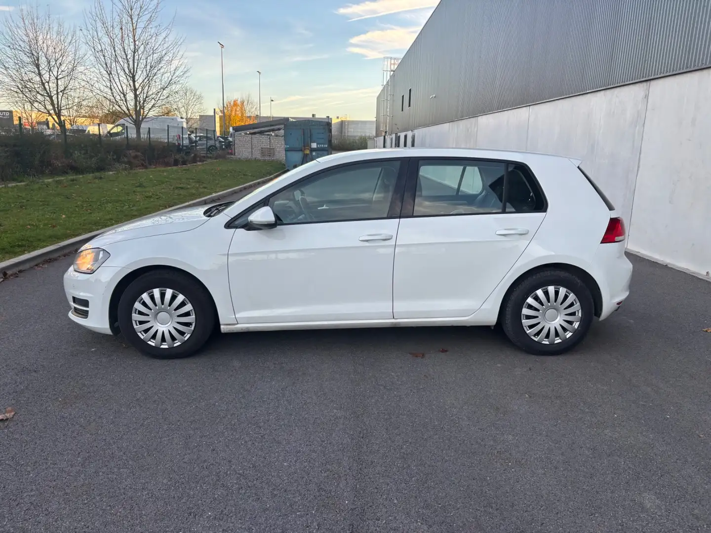 Volkswagen Golf Golf 1.2 TSI 105 BlueMotion Technology Confortline Blanc - 2