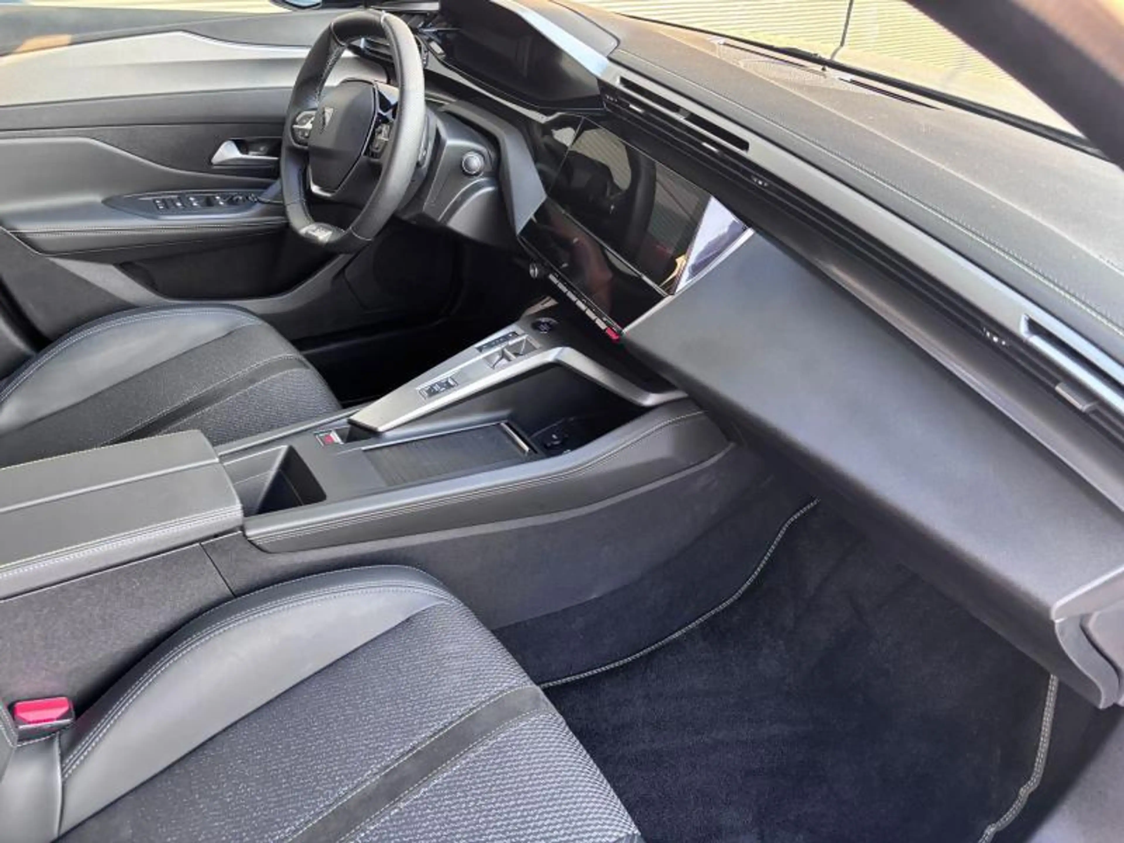 Peugeot 308 MHEV / GT / EDSC 6 — photo 2