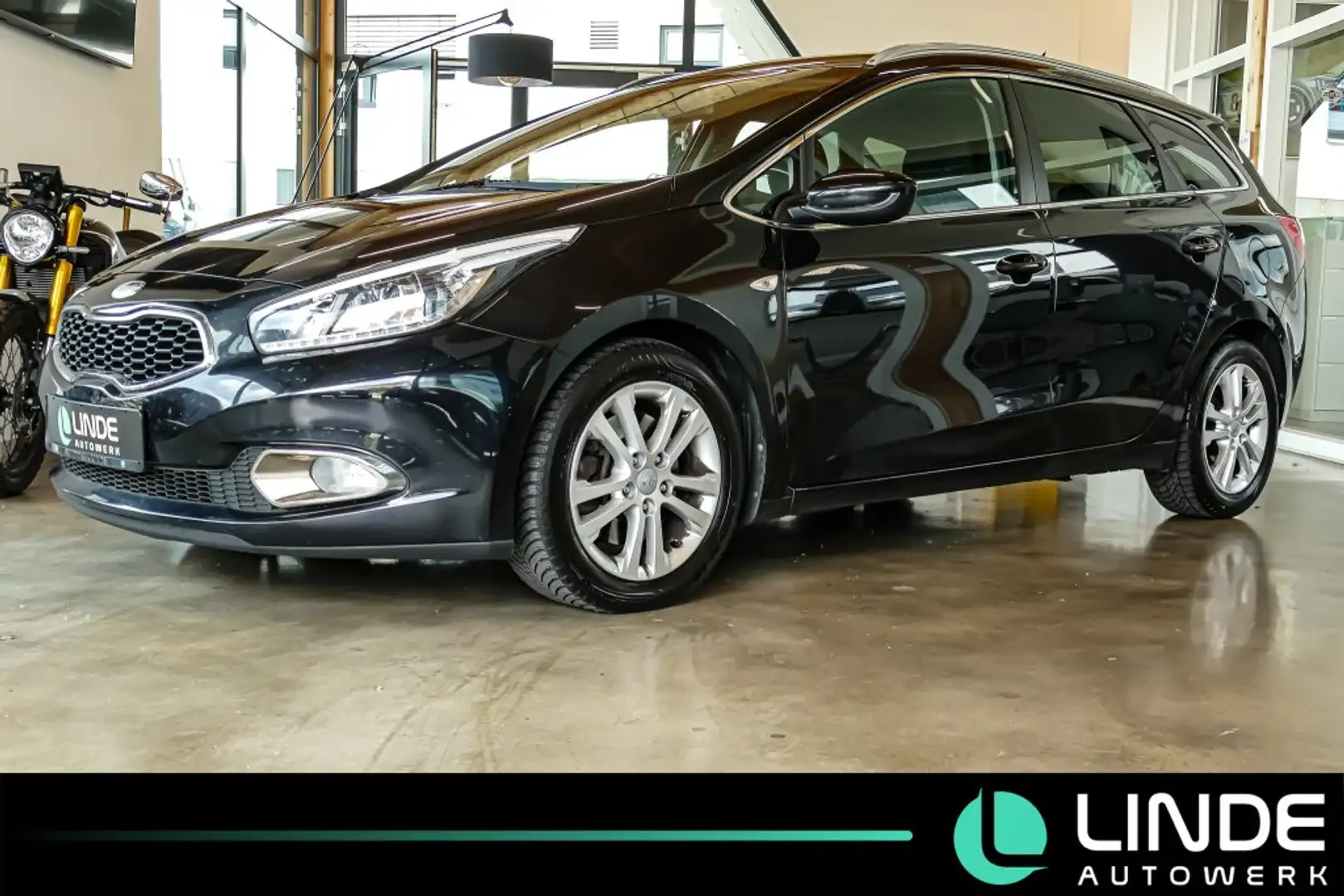 Kia Ceed / cee'd FIFA World Cup |KLIMA|TEMPO.|PDC|SHZ|16 ALU Schwarz - 1