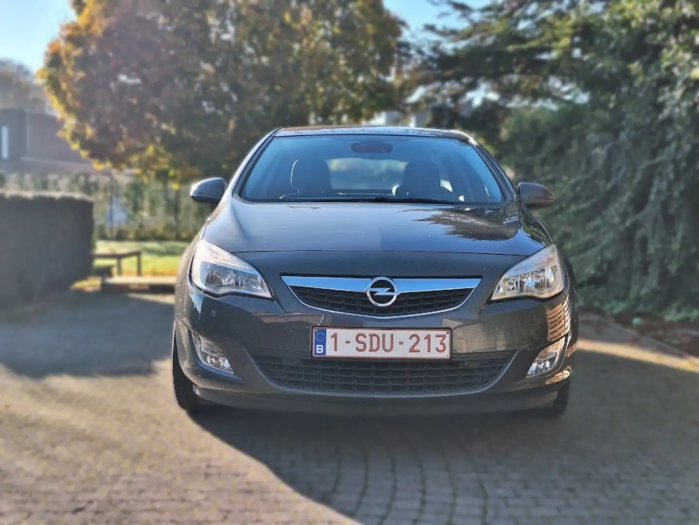 Opel Astra 1.6 Cosmo Grijs - 1