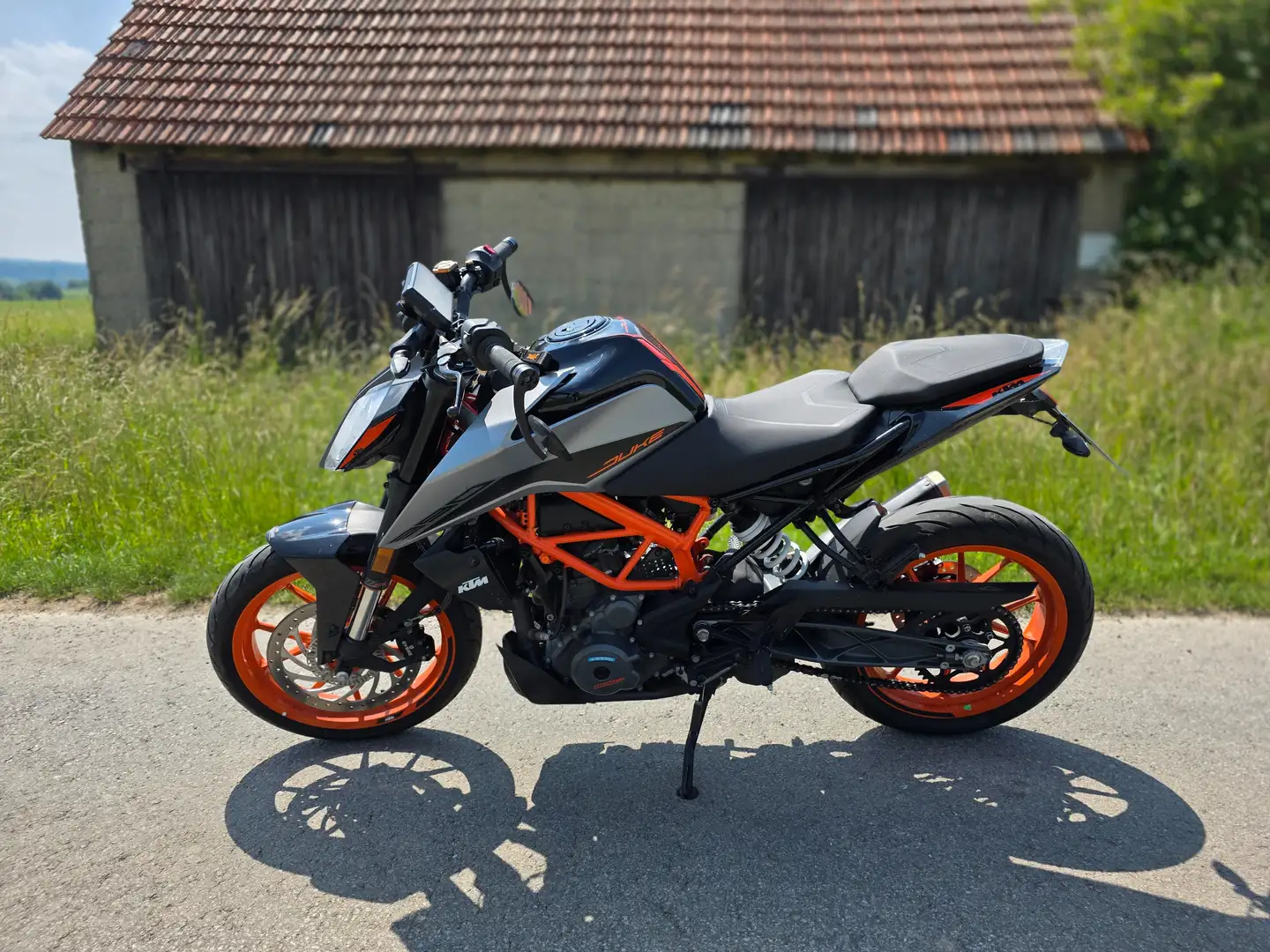 KTM 390 Duke Top Zustand! Duke390 mit Quickshifter & TÜV Neu Negru - 1