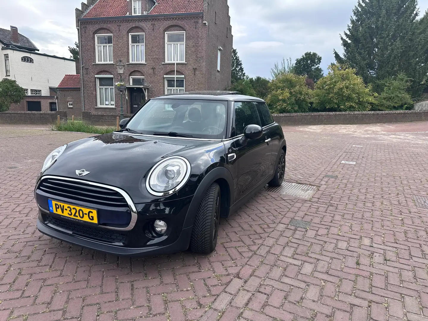 MINI Cooper Cooper 1.5 Ser. Bns. Fekete - 2