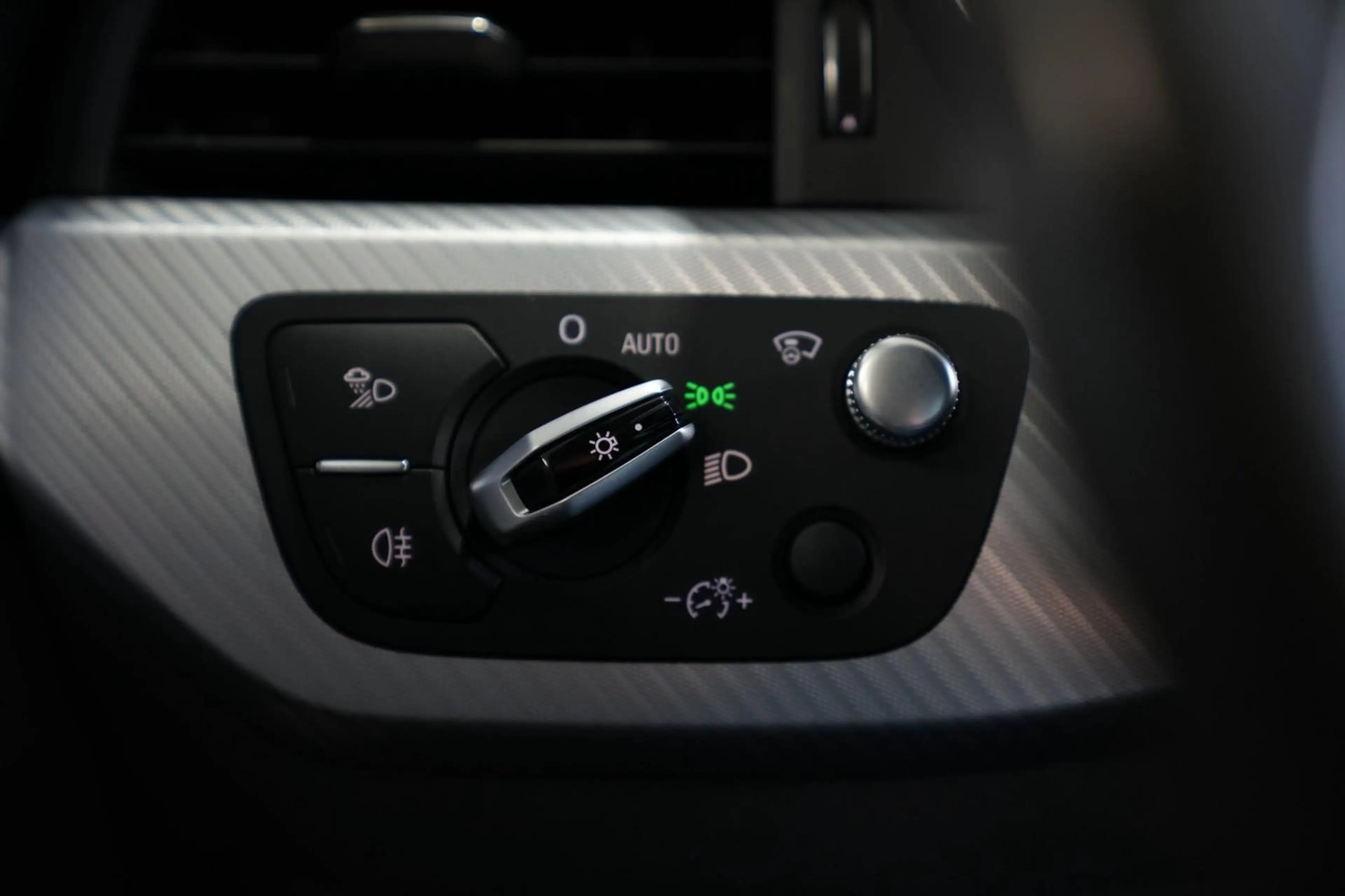 Audi A4 allroad quattro *AUT*NAV*AHK*PANO*HEAD-UP*B&O* — photo 38