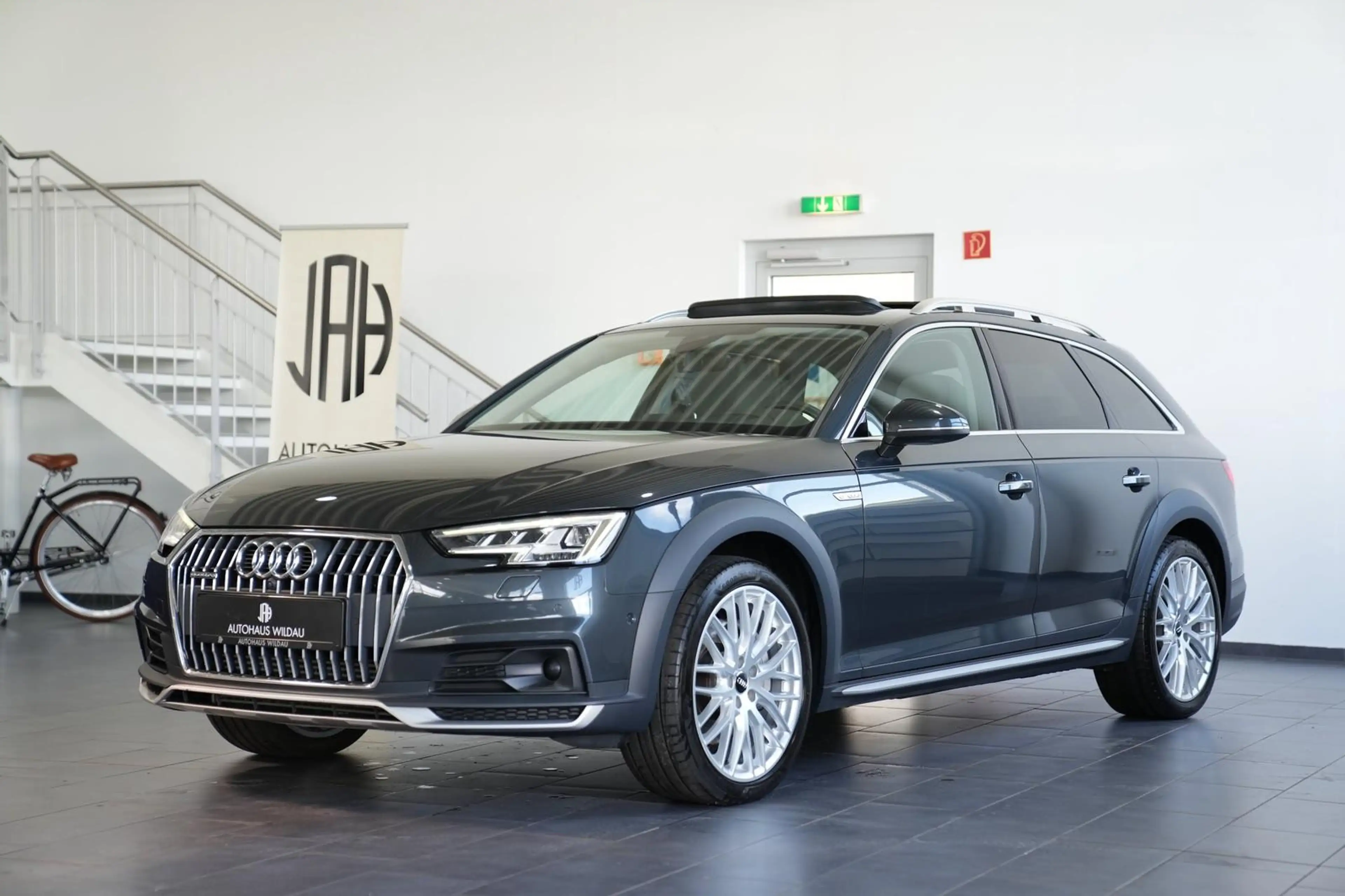 Audi A4 allroad quattro *AUT*NAV*AHK*PANO*HEAD-UP*B&O* — photo 3