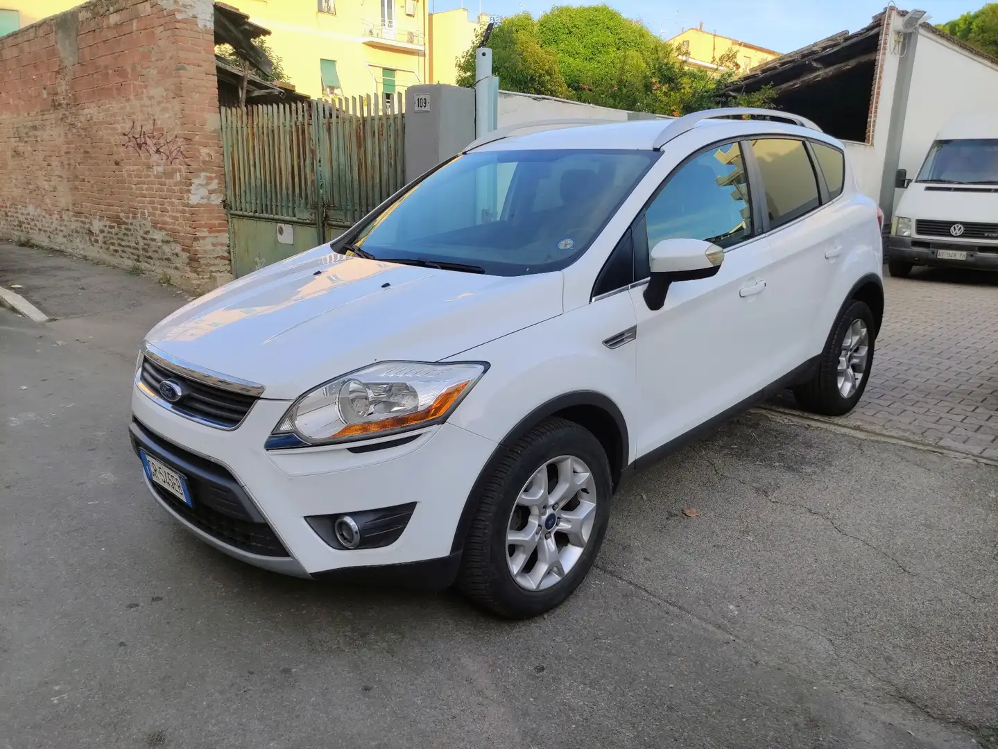 Ford Kuga 2.0 tdci Titanium 2wd 140cv Bianco - 2