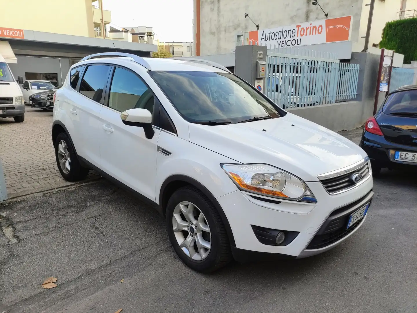 Ford Kuga 2.0 tdci Titanium 2wd 140cv Bianco - 1
