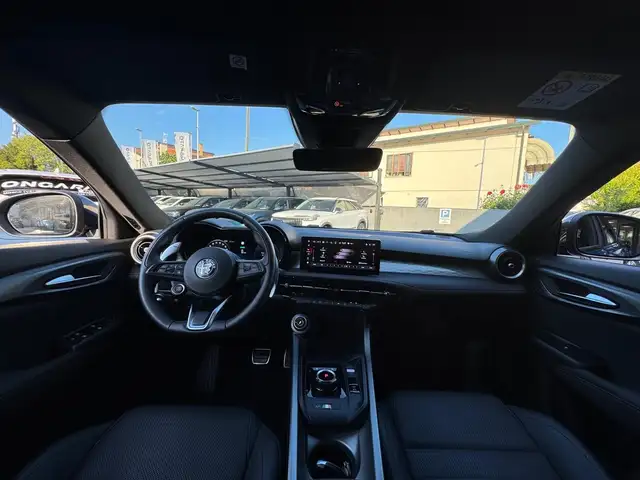 Alfa Romeo Tonale view 8