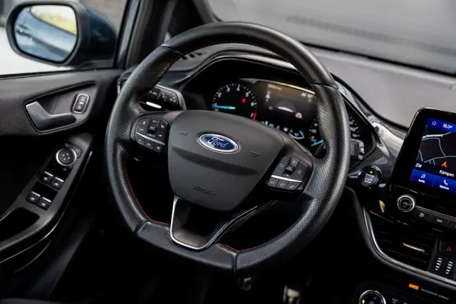 Ford Fiesta view 9