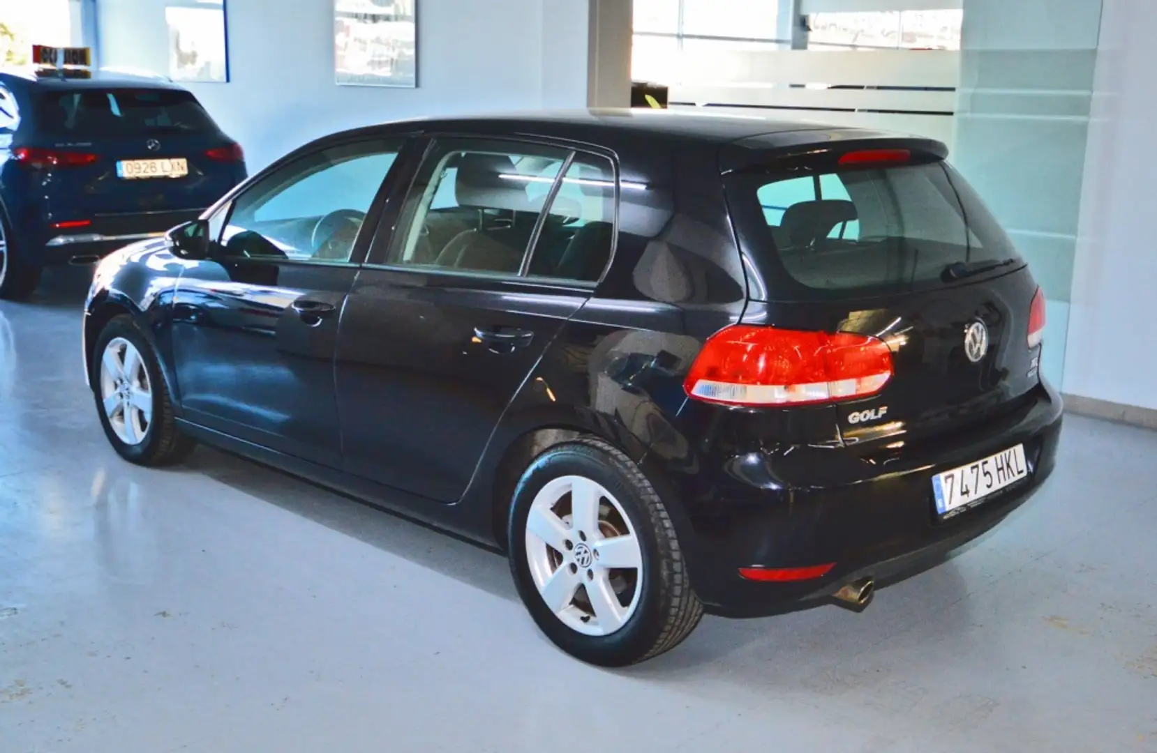 Volkswagen Golf 1.6TDI CR Advance BMT DSG 105 Negro - 2