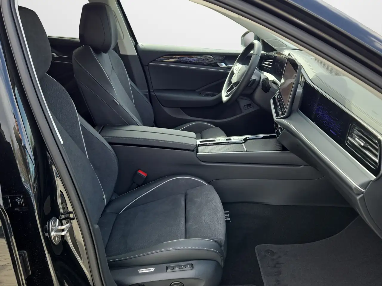Volkswagen Passat Variant 2.0 TDI DSG Elegance 14