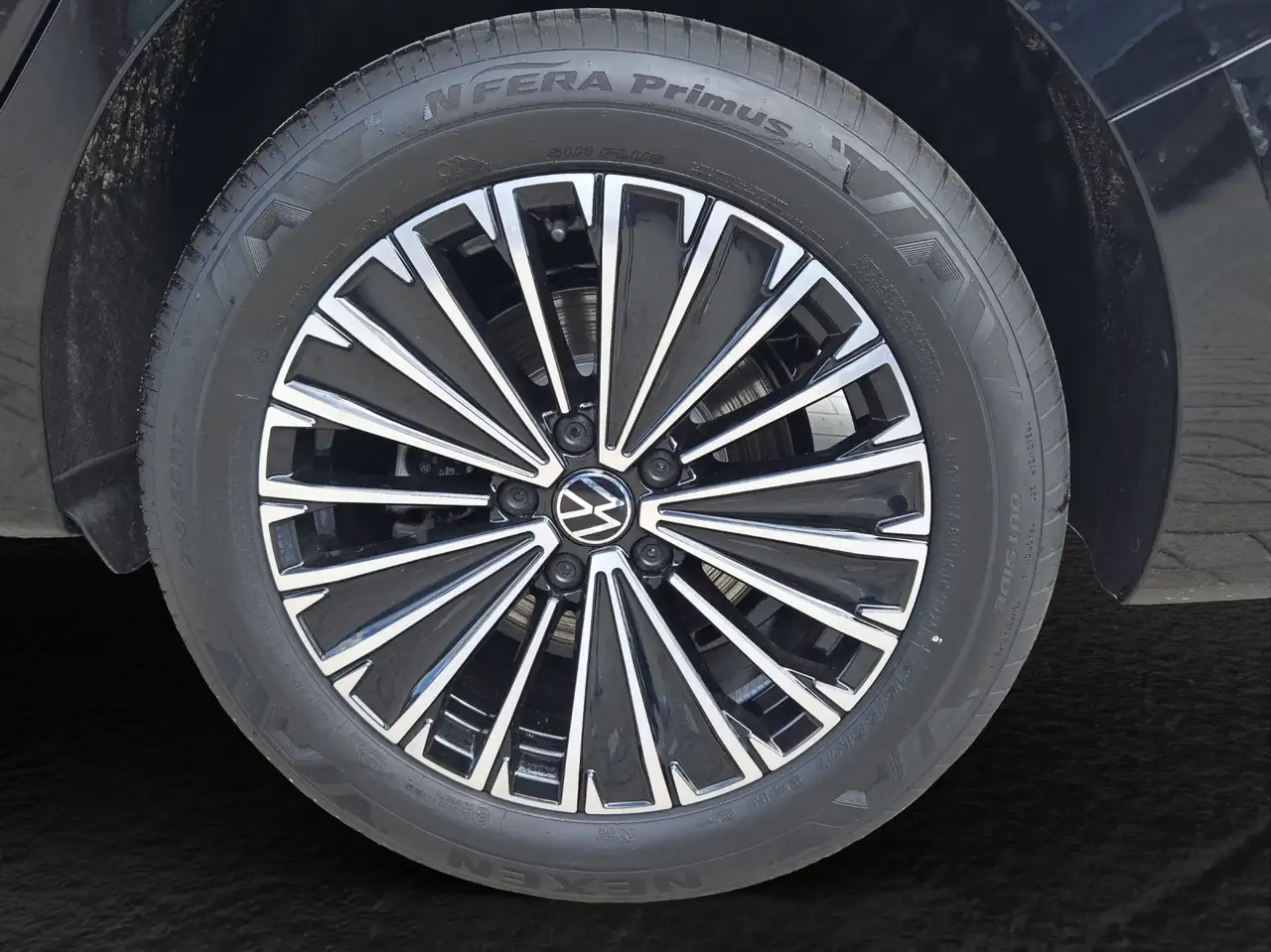 Volkswagen Passat Variant 2.0 TDI DSG Elegance 6