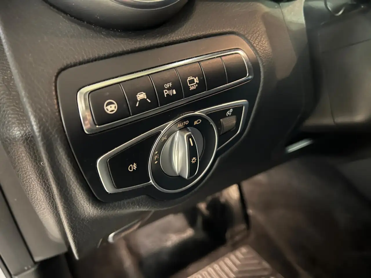 Mercedes-Benz GLC снимка Mercedes-Benz GLC
