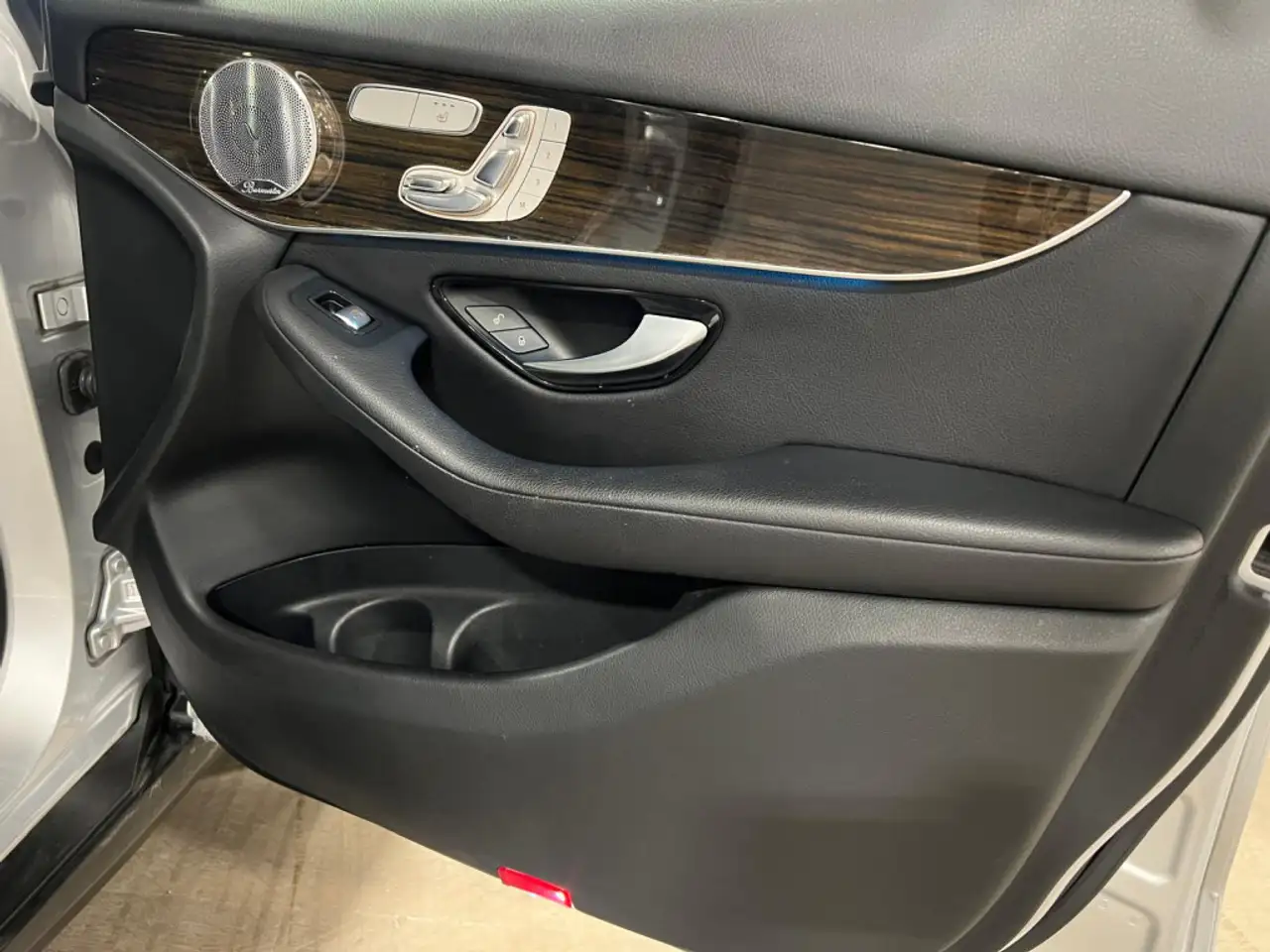 Mercedes-Benz GLC снимка Mercedes-Benz GLC