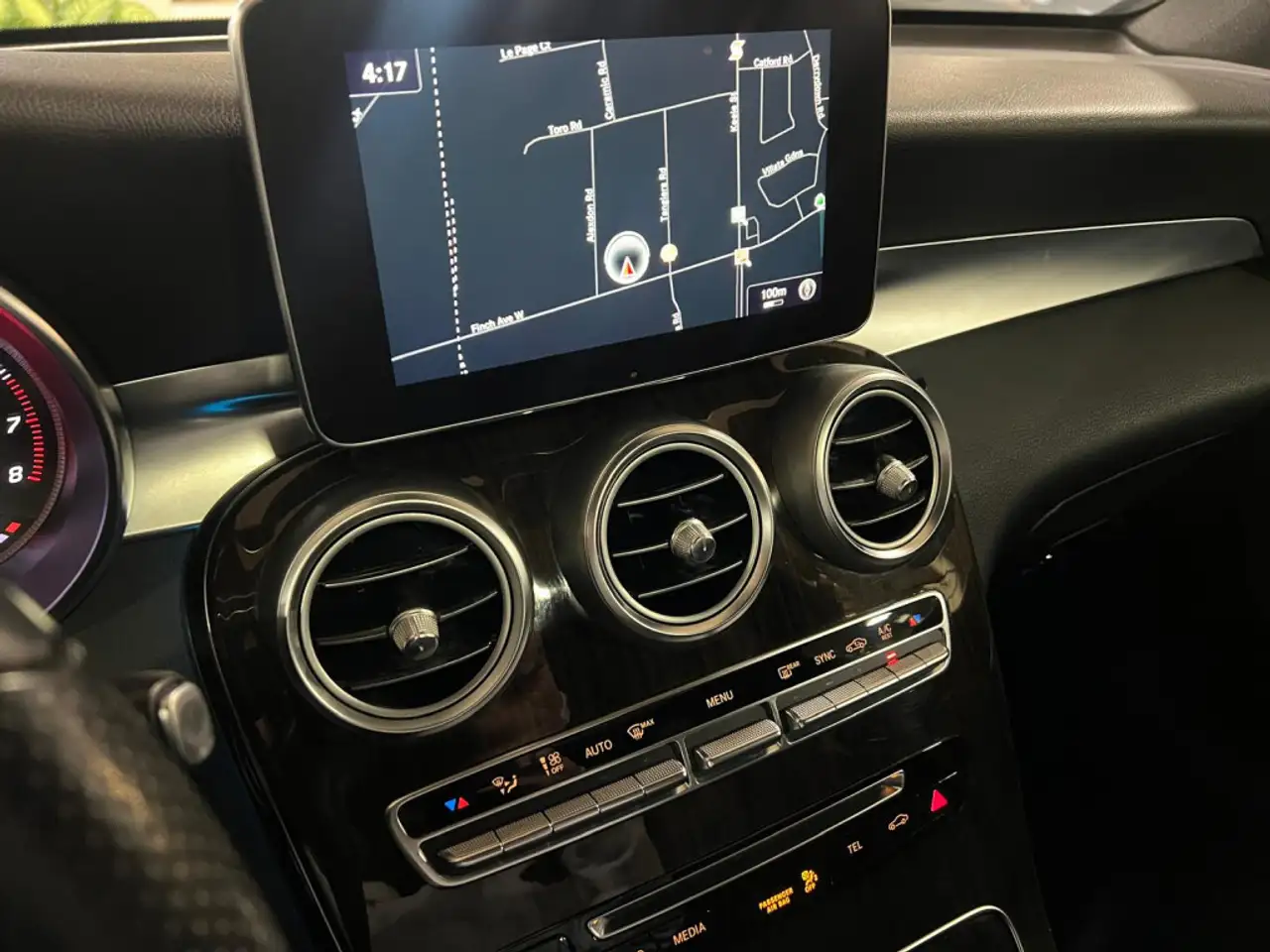 Mercedes-Benz GLC снимка Mercedes-Benz GLC