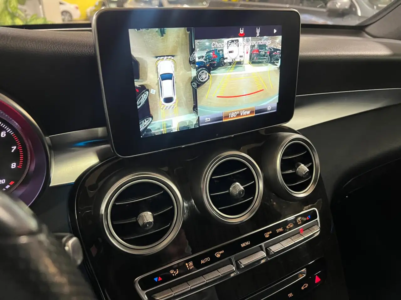 Mercedes-Benz GLC снимка Mercedes-Benz GLC