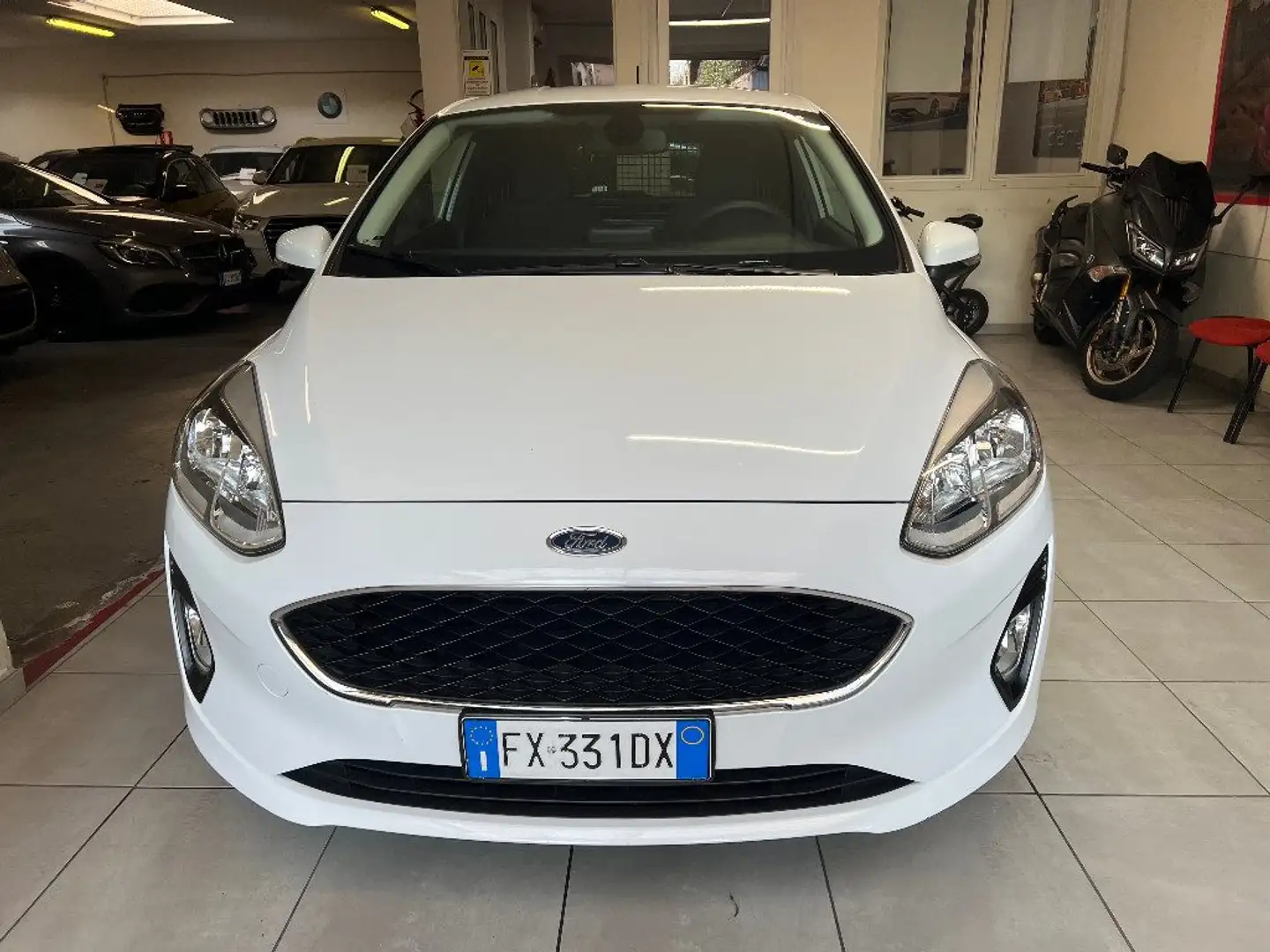 Ford Fiesta 1.5 TDCi 85 CV 3 porte Van Business Bianco - 2