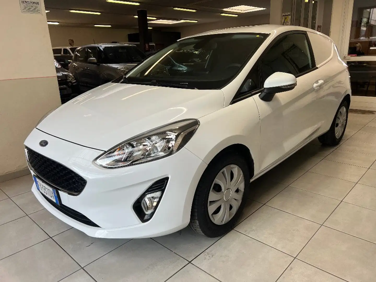 Ford Fiesta 1.5 TDCi 85 CV 3 porte Van Business Bianco - 1