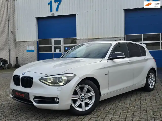 BMW 118 1-serie 118i Business+ AUTOMAAT/SCHUIFDAK/NAVI/PDC