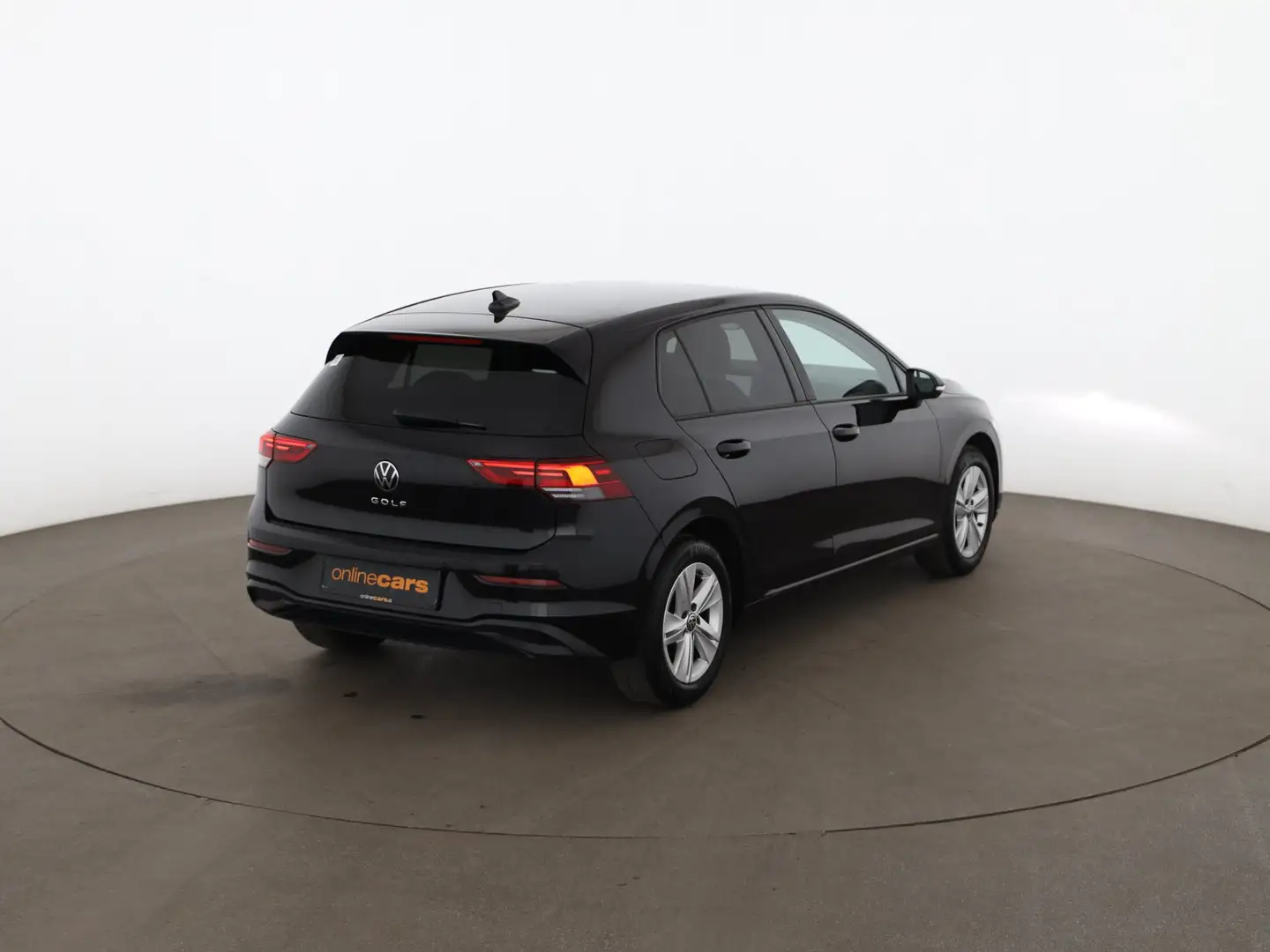 Volkswagen Golf VIII 2.0 TDI Life Aut LED RADAR NAVI R-CAM Schwarz - 2