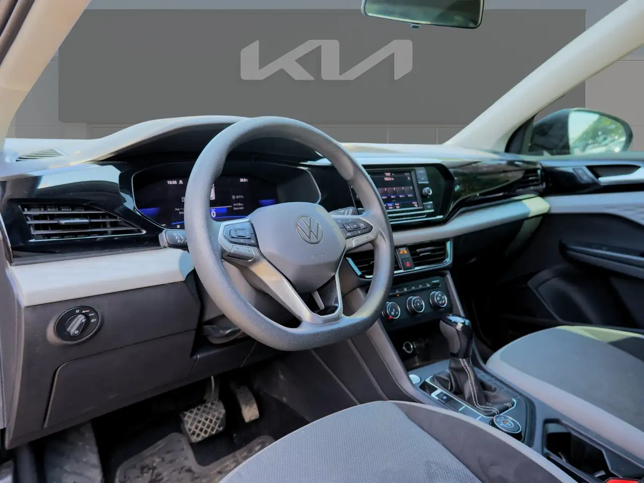 Volkswagen Taos снимка Volkswagen Taos