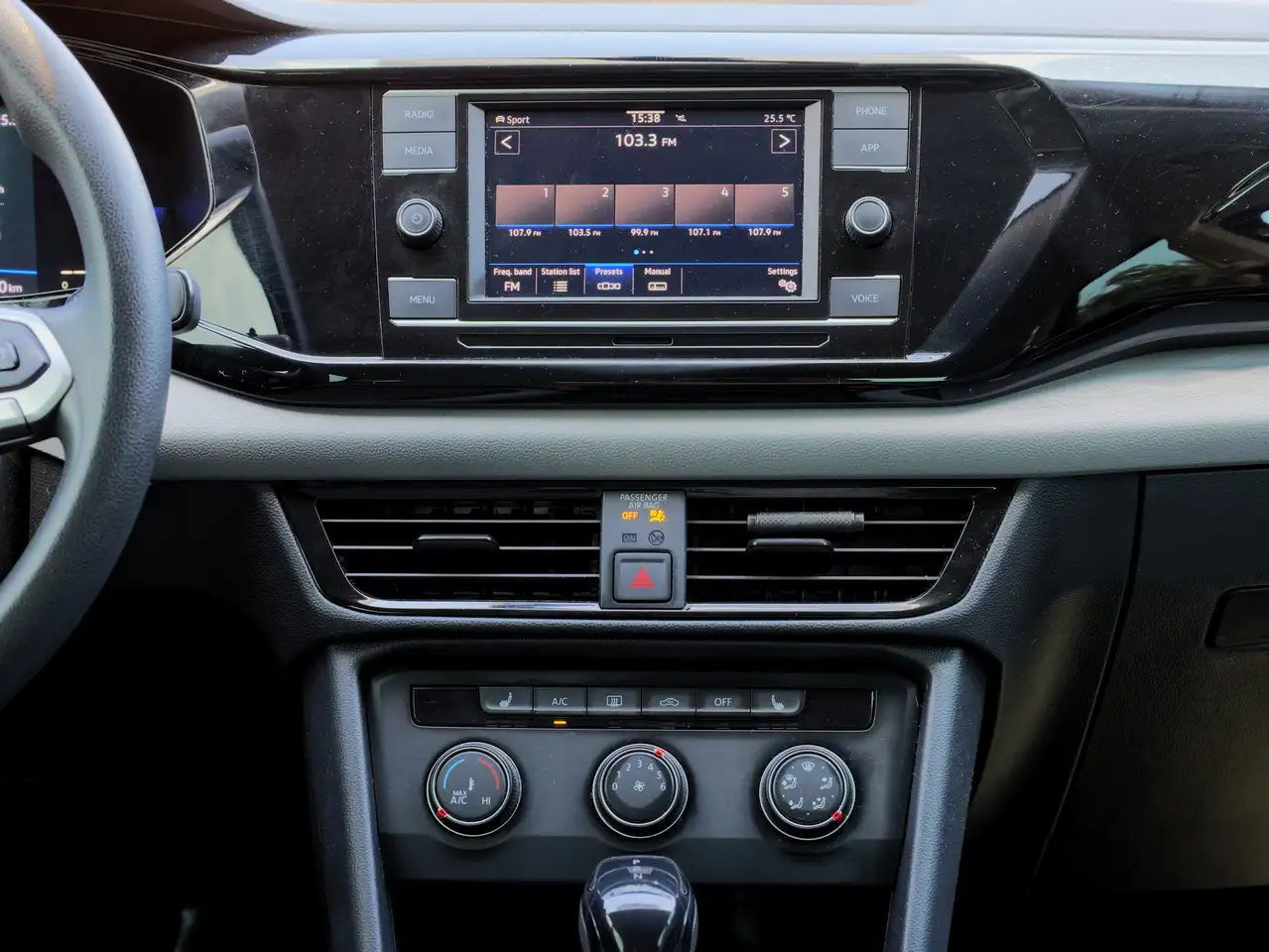 Volkswagen Taos снимка Volkswagen Taos