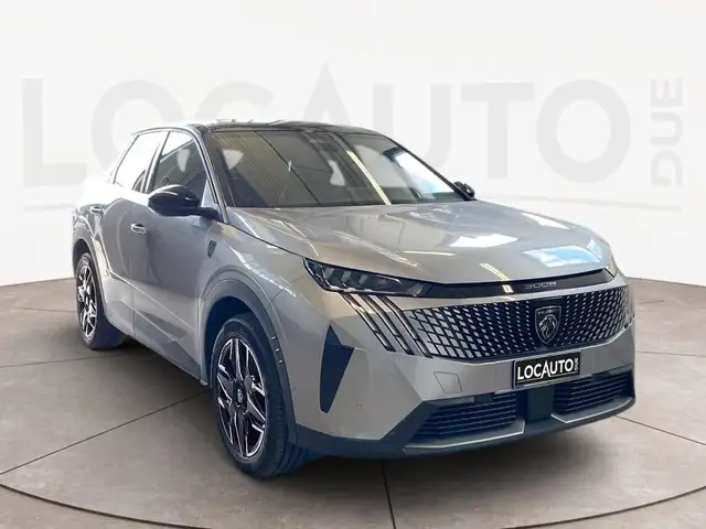 Peugeot 3008 view 3