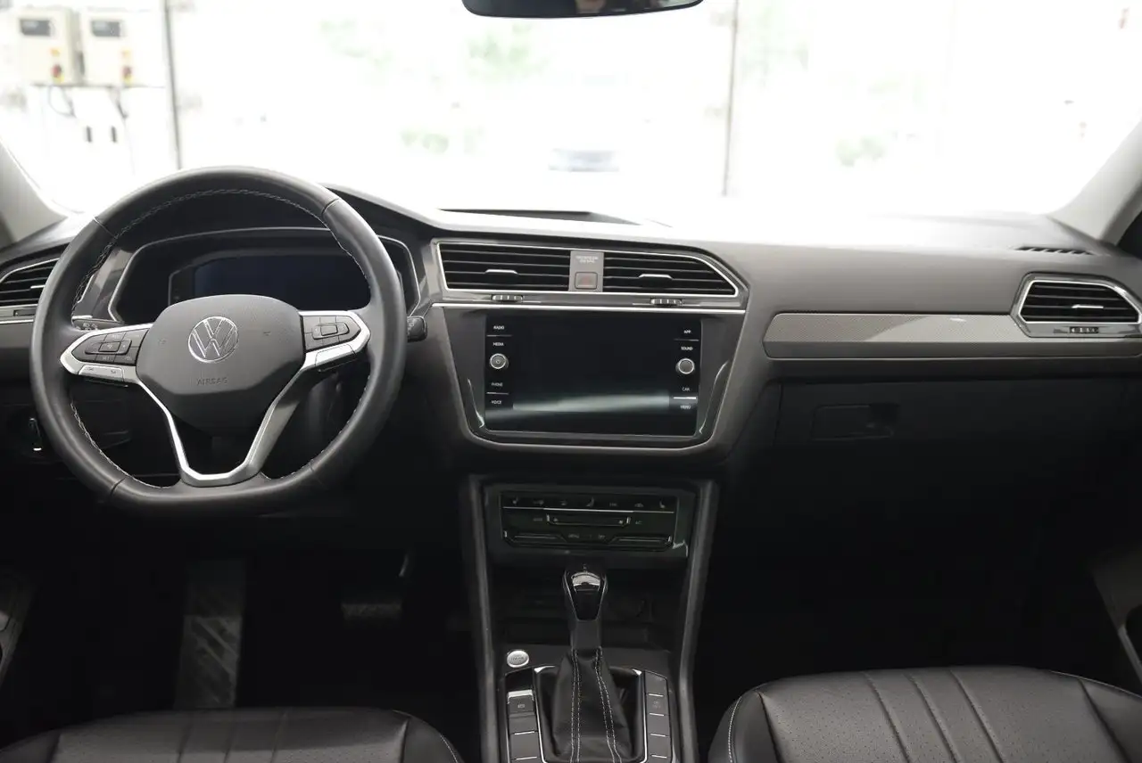 Volkswagen Tiguan photo Volkswagen Tiguan