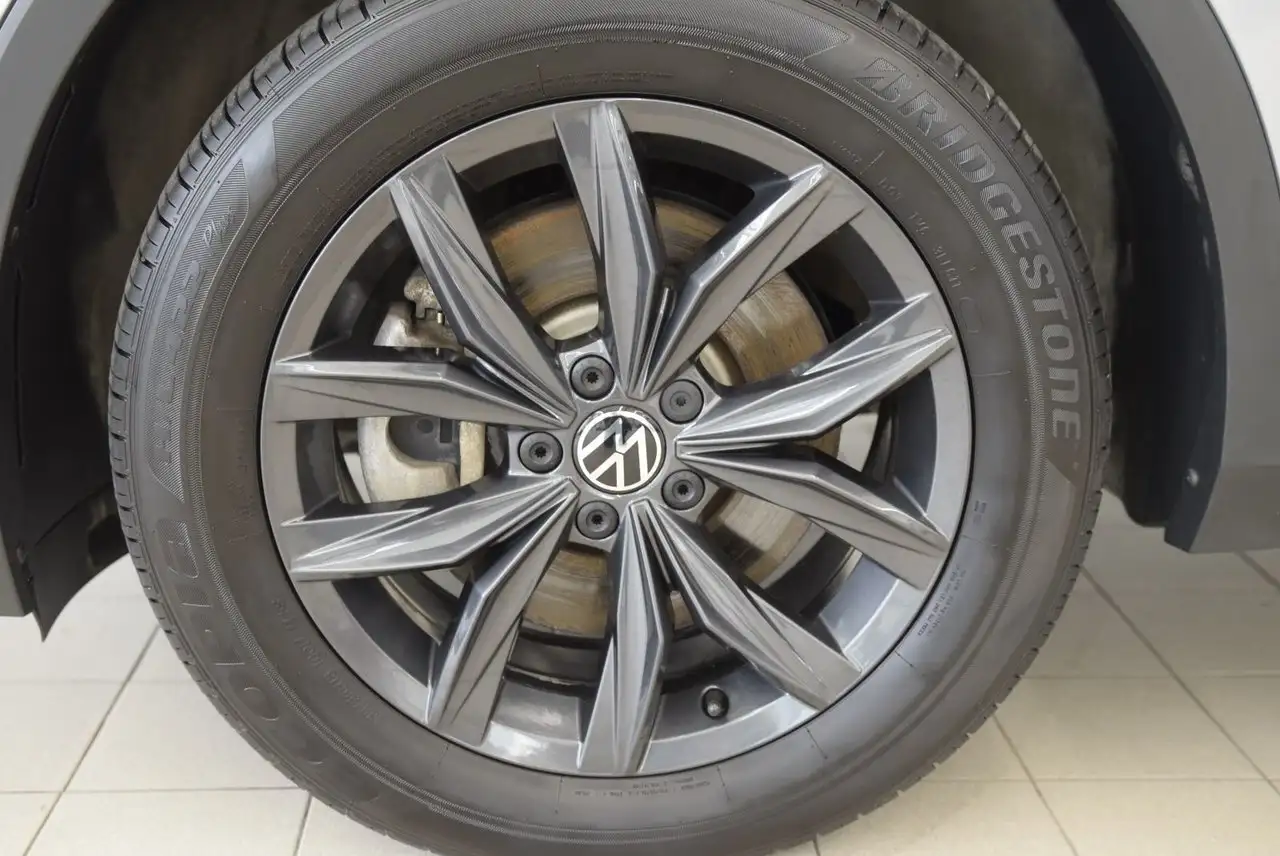 Volkswagen Tiguan photo Volkswagen Tiguan