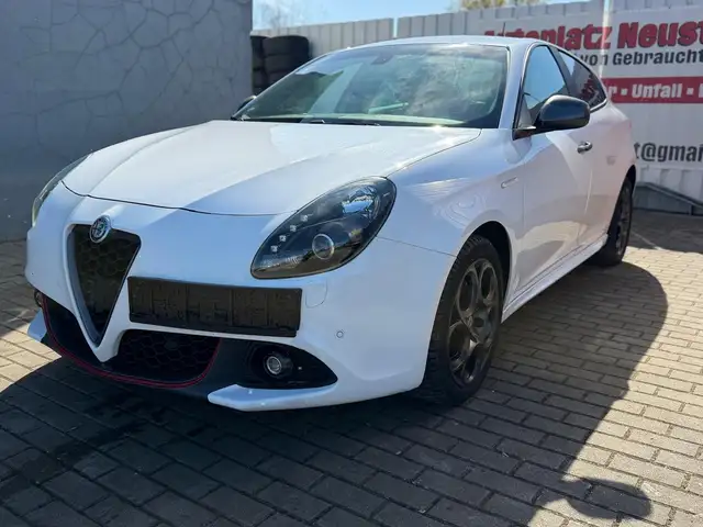 Alfa Romeo Giulietta Super*AUTOMATIK*ALCANTARA*XENON*