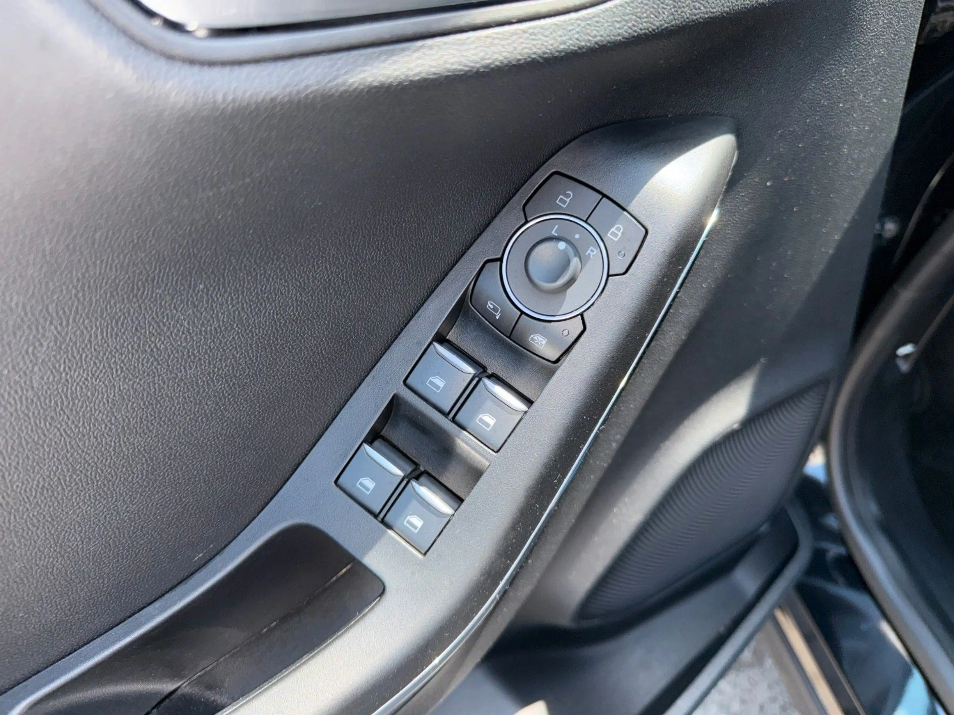 Ford Puma Titanium *NAVI*LED*SITZH*DAB*KAMERA*CARPLAY — photo 31