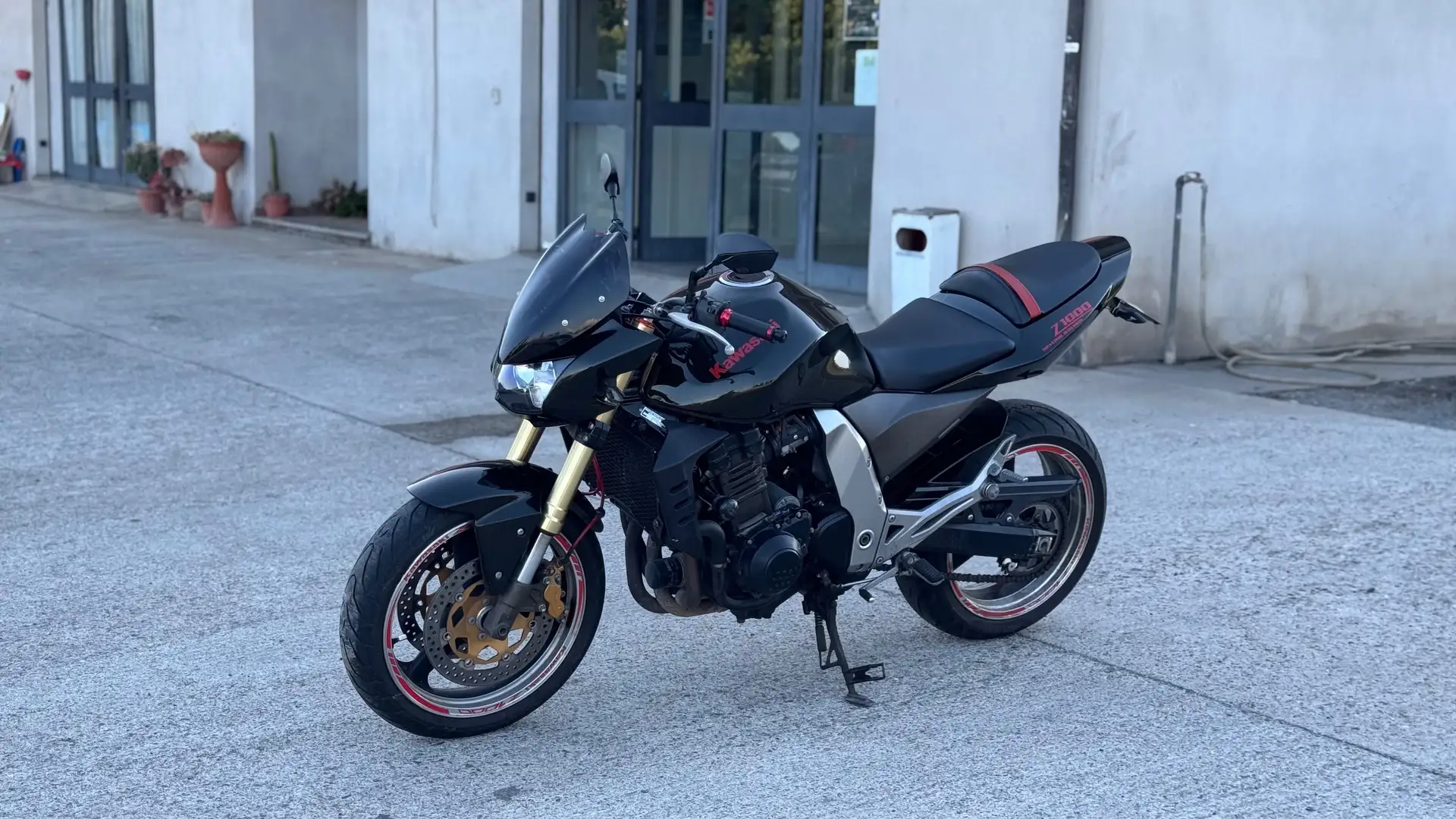 Kawasaki Z 1000 Чорний - 1