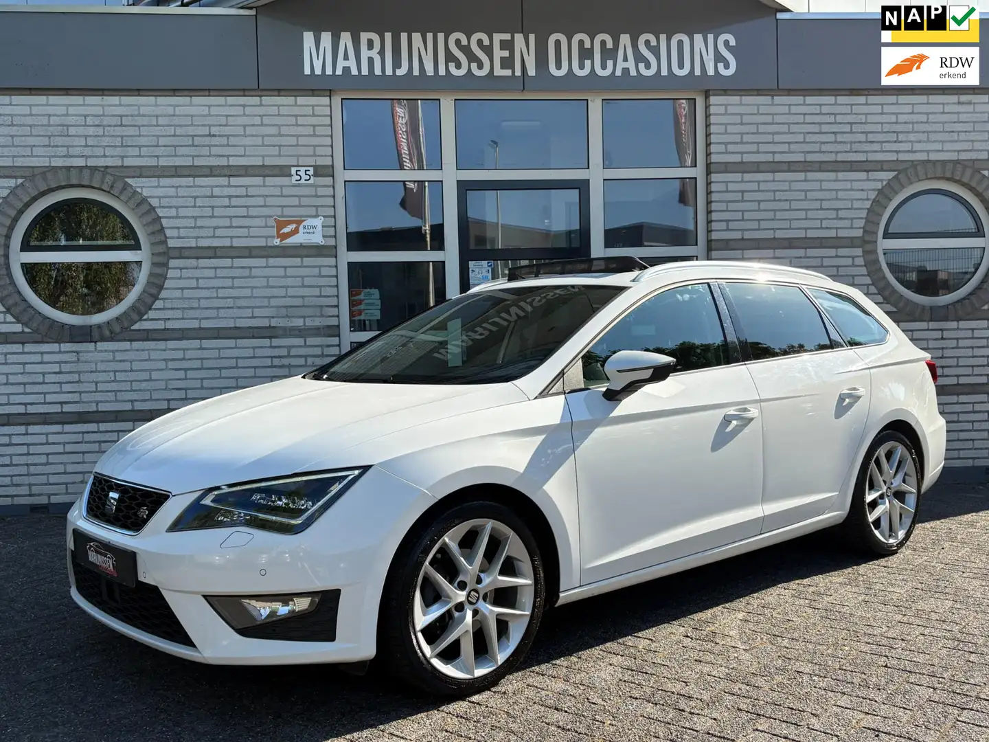 SEAT Leon ST 1.4 TSI ACT FR |Pano,PDC,Stoelvw| Wit - 1