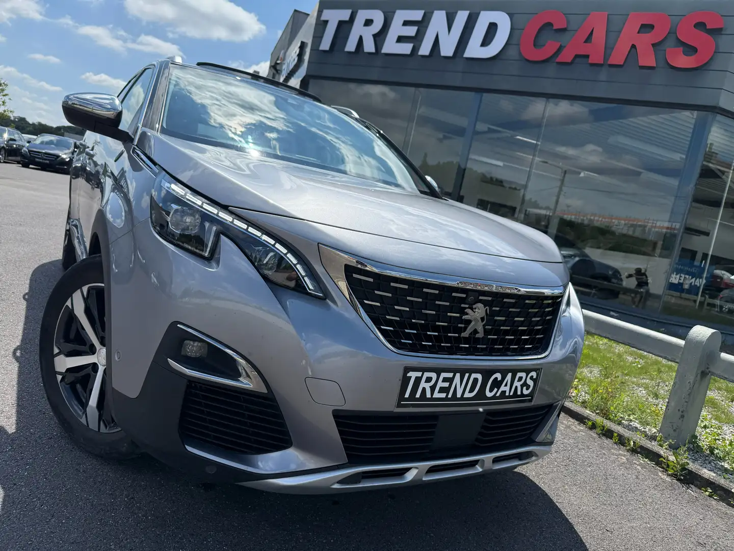 Peugeot 5008 1.5BlueHDi*CROSSWAY*7PL*TOIT PANO*AUT8*CUIR*CAM360 Gris - 1