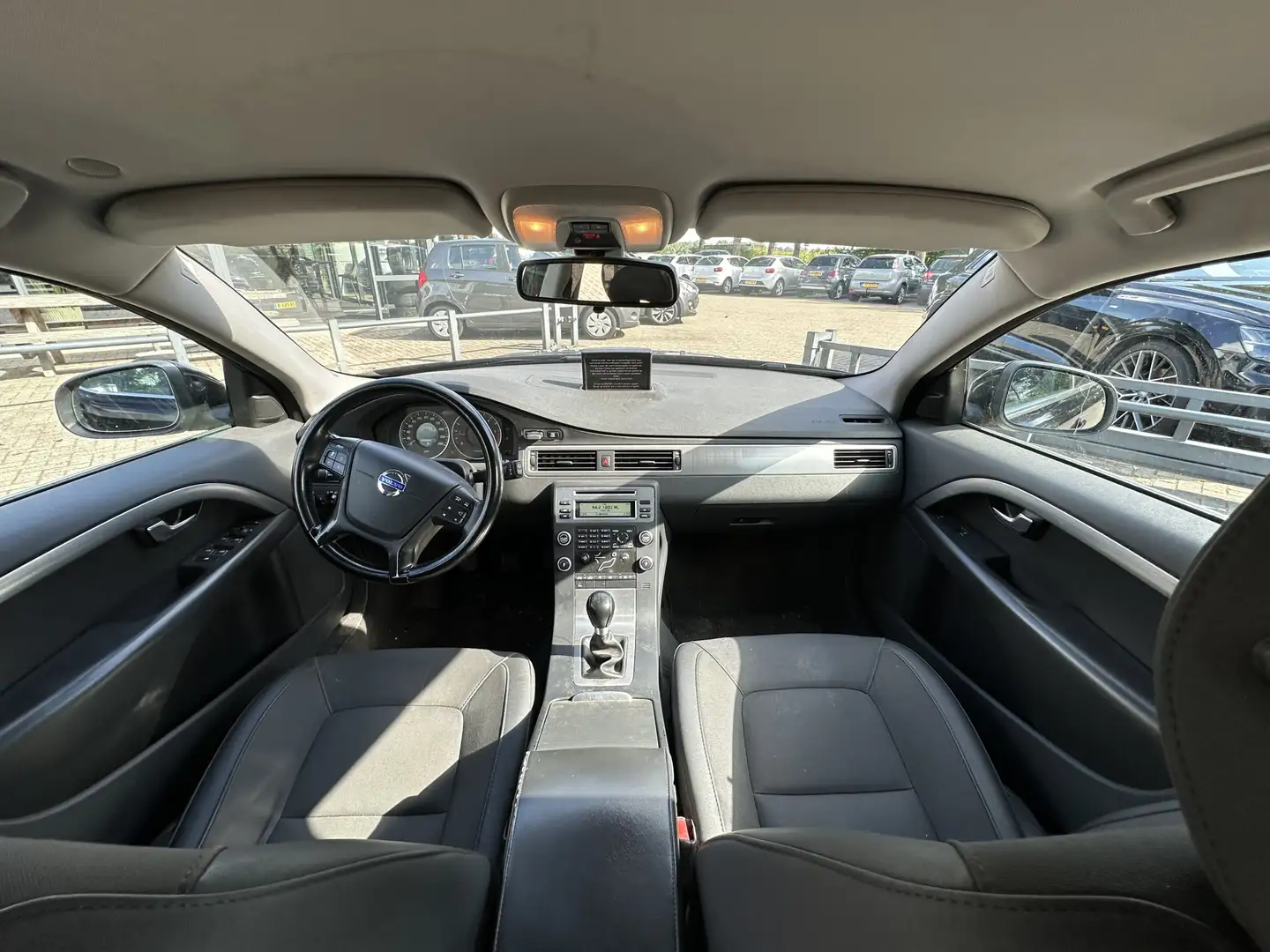 Volvo V70 1.6D DRIVe Momentum Navigatie/Climate control/Trek Zwart - 2
