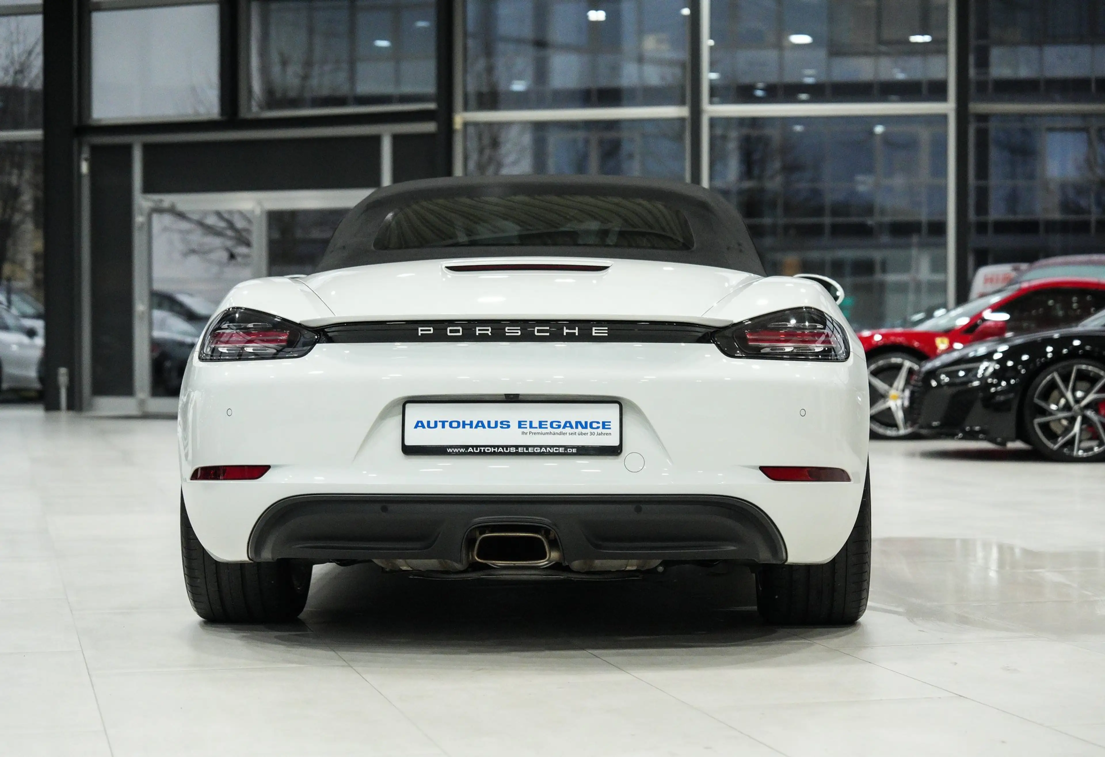 Porsche Boxster 718*SPORTSITZE*LEDER*HIFI*KAMERA*6-GANG* — photo 10