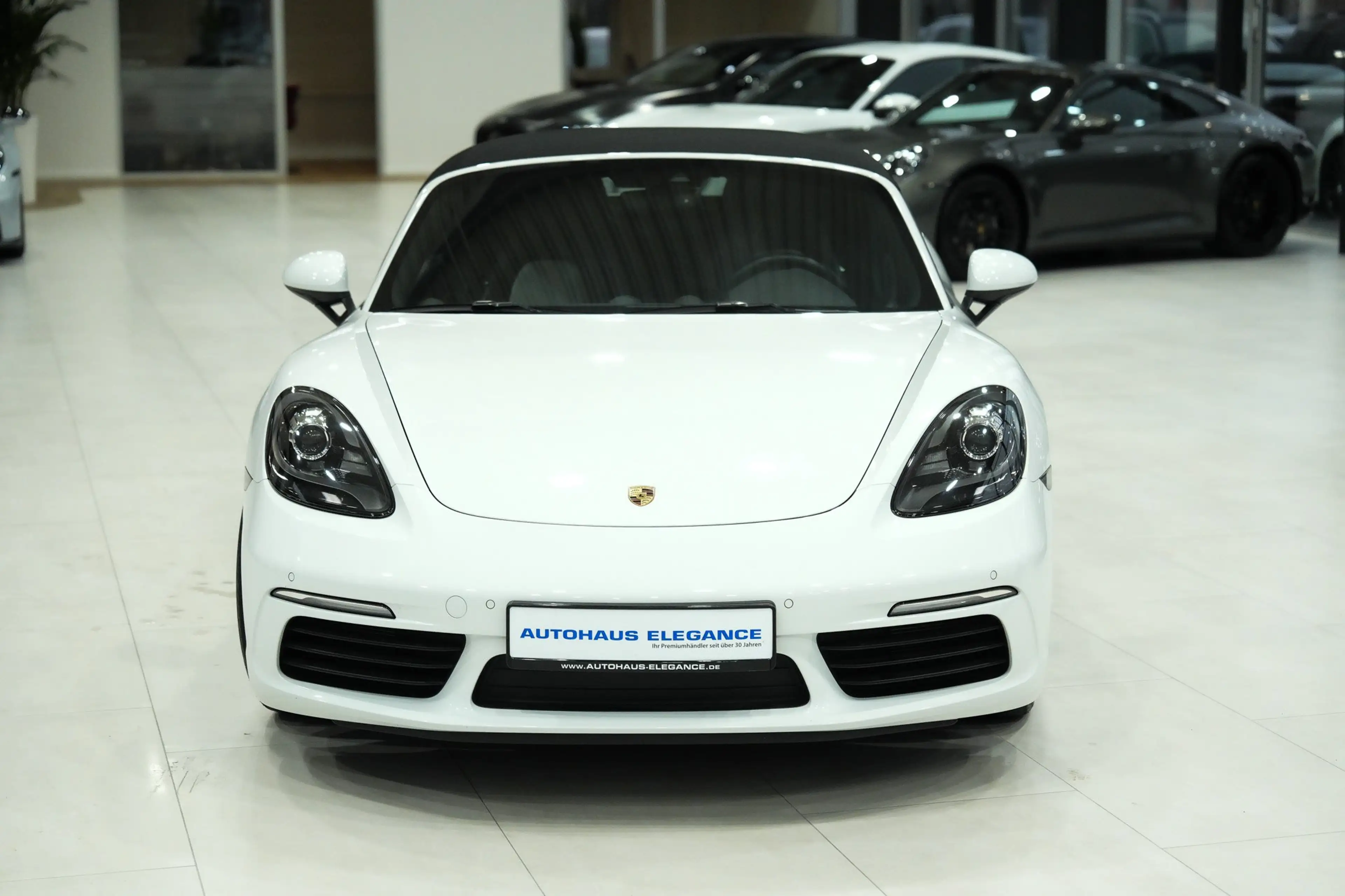 Porsche Boxster 718*SPORTSITZE*LEDER*HIFI*KAMERA*6-GANG* — photo 9