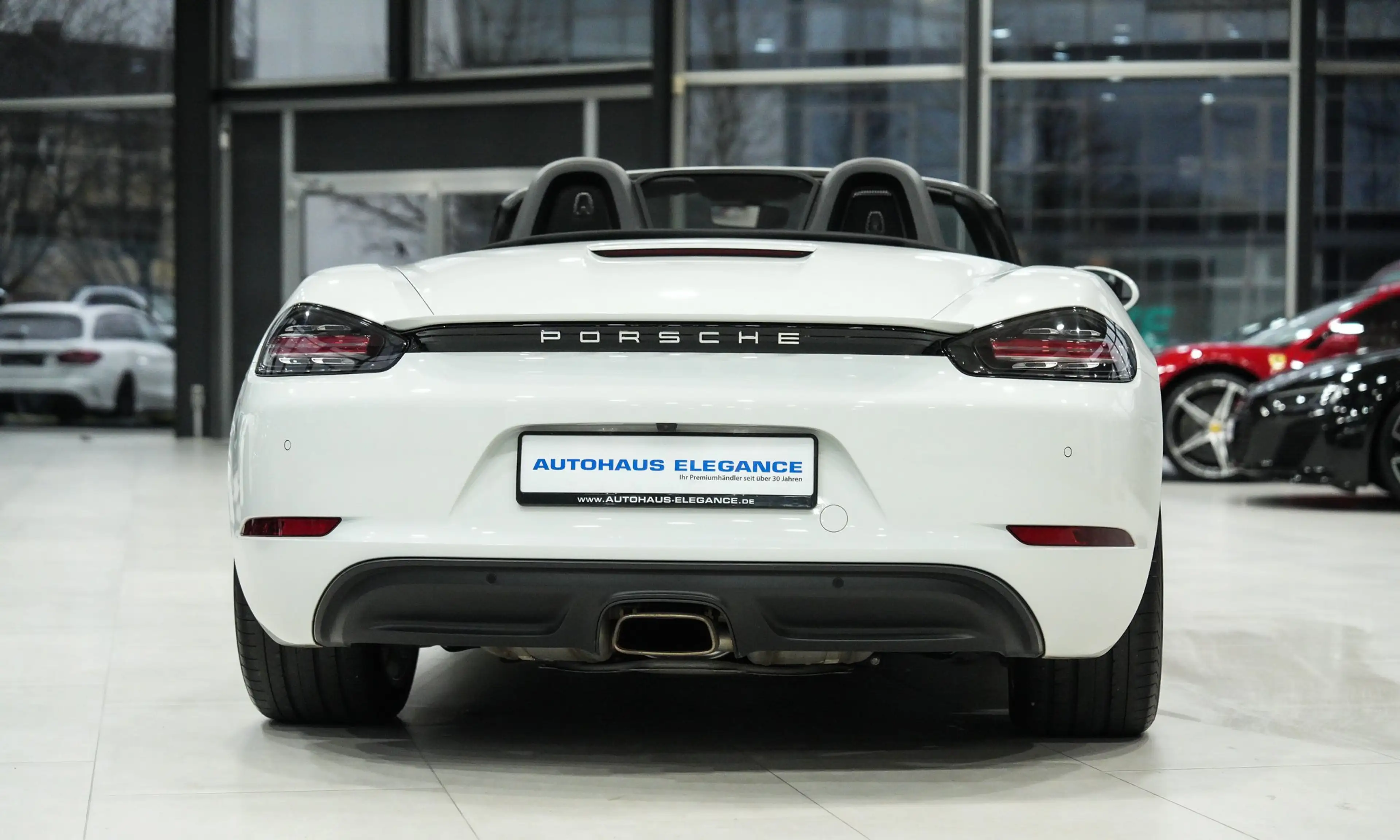 Porsche Boxster 718*SPORTSITZE*LEDER*HIFI*KAMERA*6-GANG* — photo 11