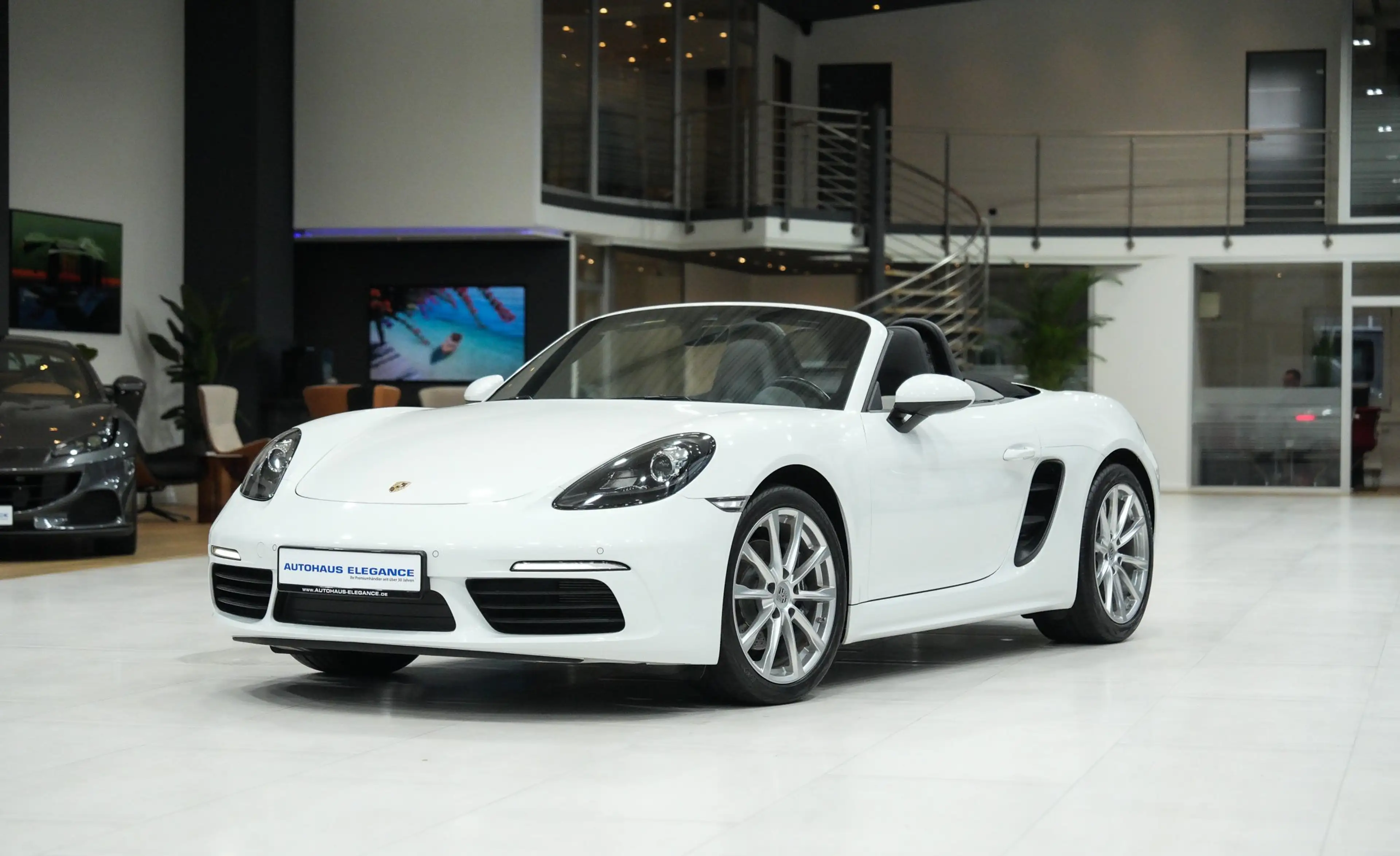 Porsche Boxster 718*SPORTSITZE*LEDER*HIFI*KAMERA*6-GANG* — photo 2