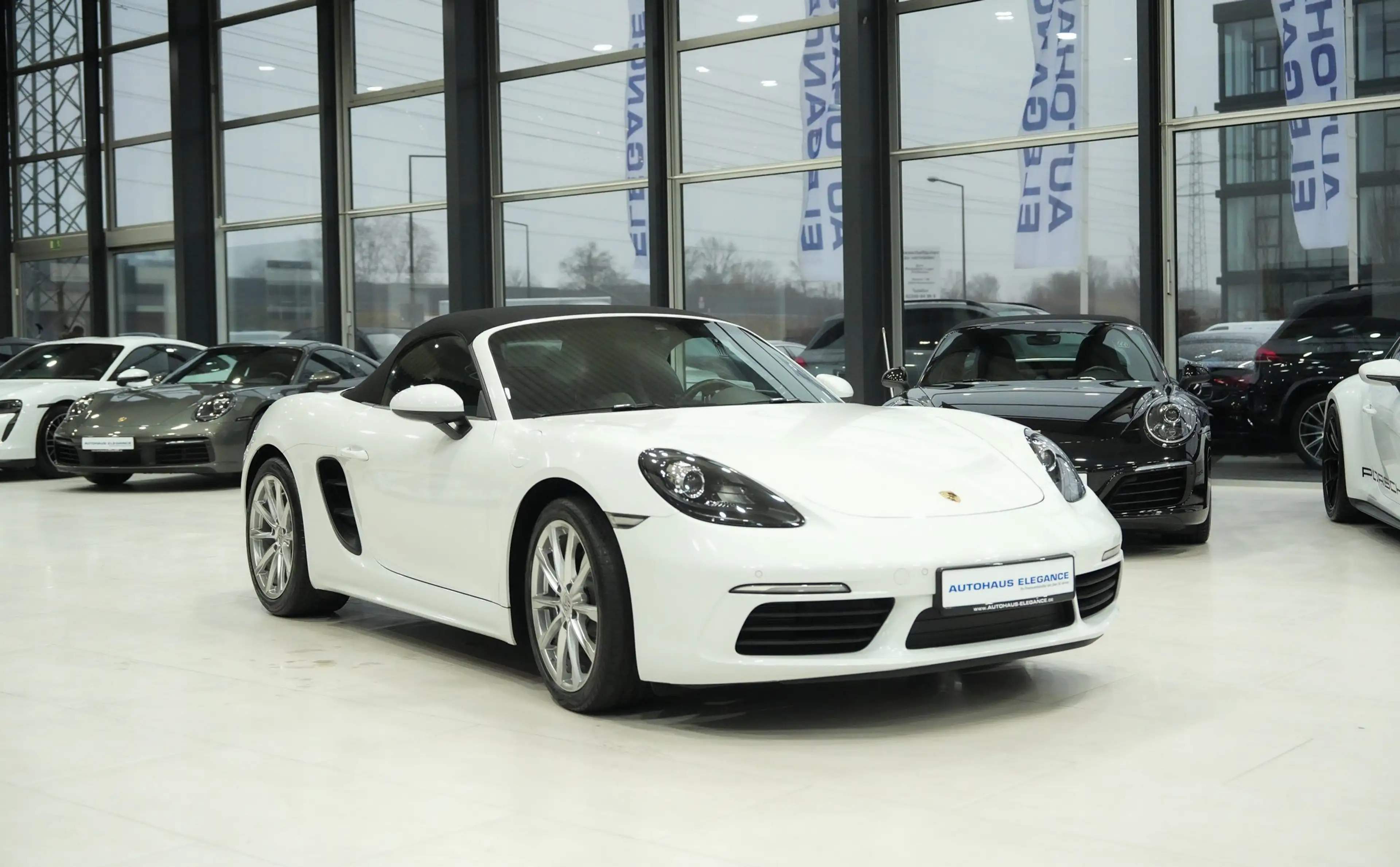 Porsche Boxster 718*SPORTSITZE*LEDER*HIFI*KAMERA*6-GANG* — photo 3