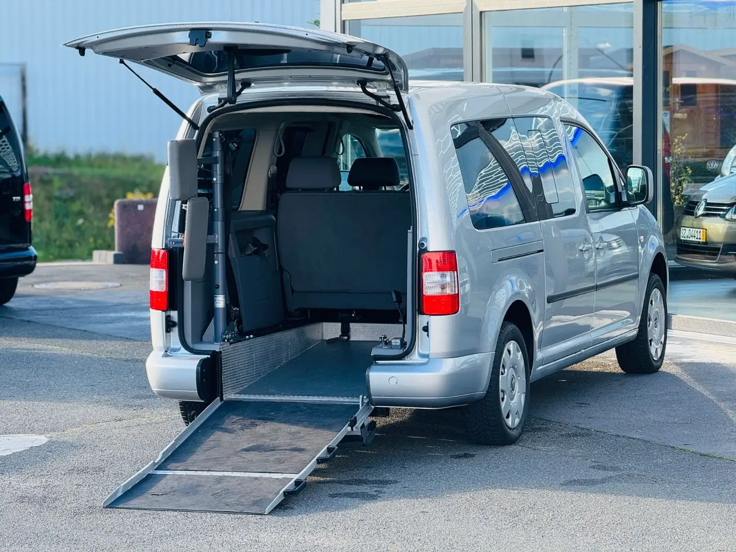 Volkswagen Caddy Maxi-Behindertengerecht-Rampe Argento - 1