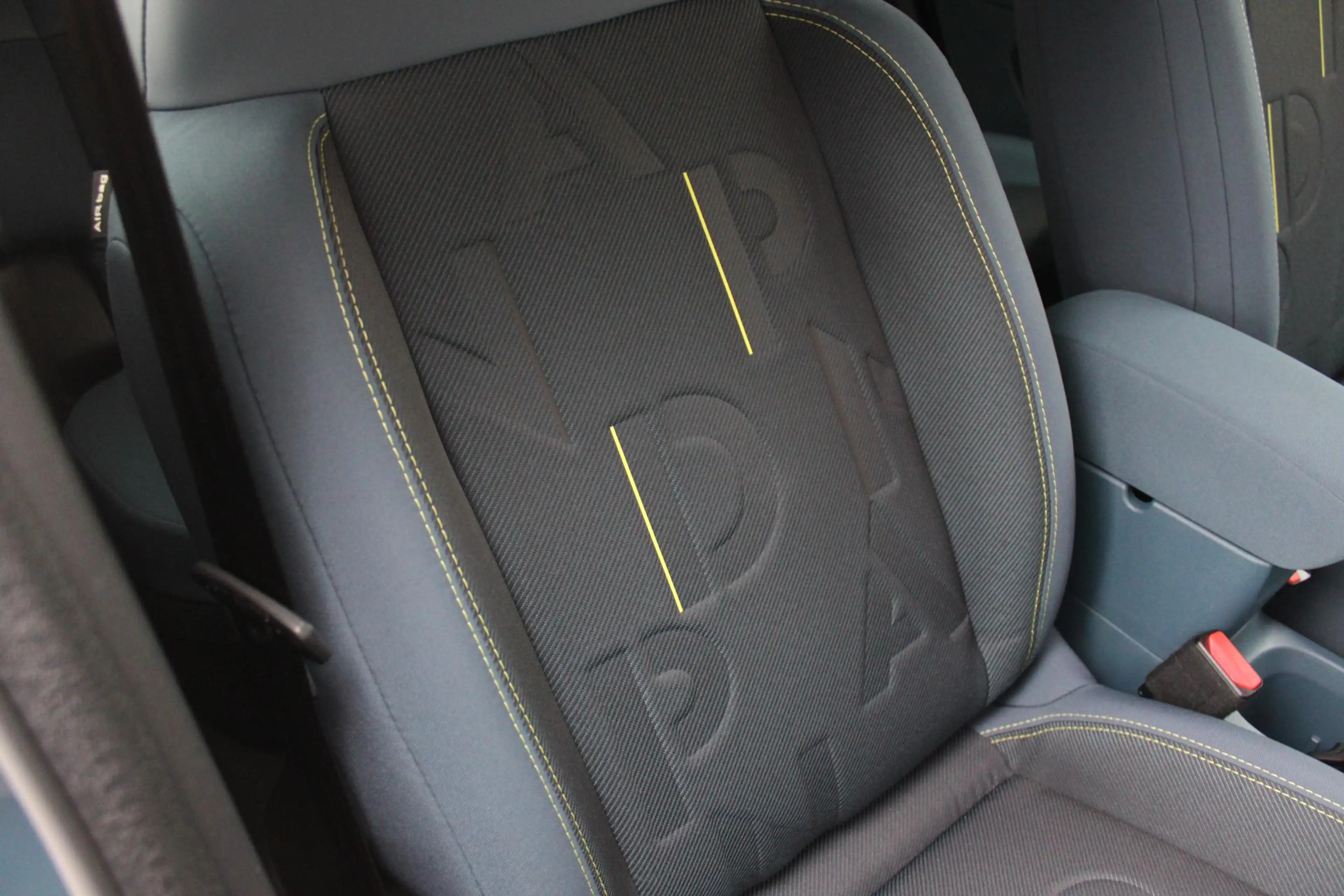 Fiat Grande Panda 1.2 Hybrid 110PK AUTOMAAT ICON | PACK STYLE: 16" L — photo 8