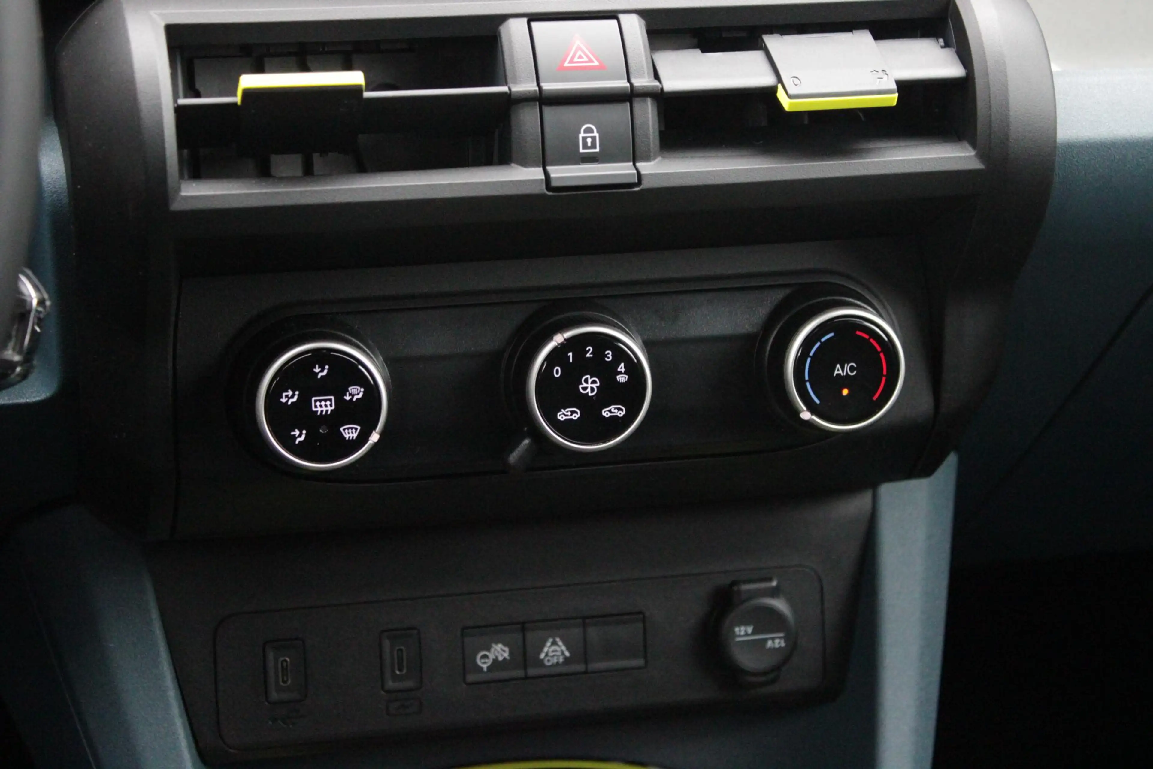 Fiat Grande Panda 1.2 Hybrid 110PK AUTOMAAT ICON | PACK STYLE: 16" L — photo 20