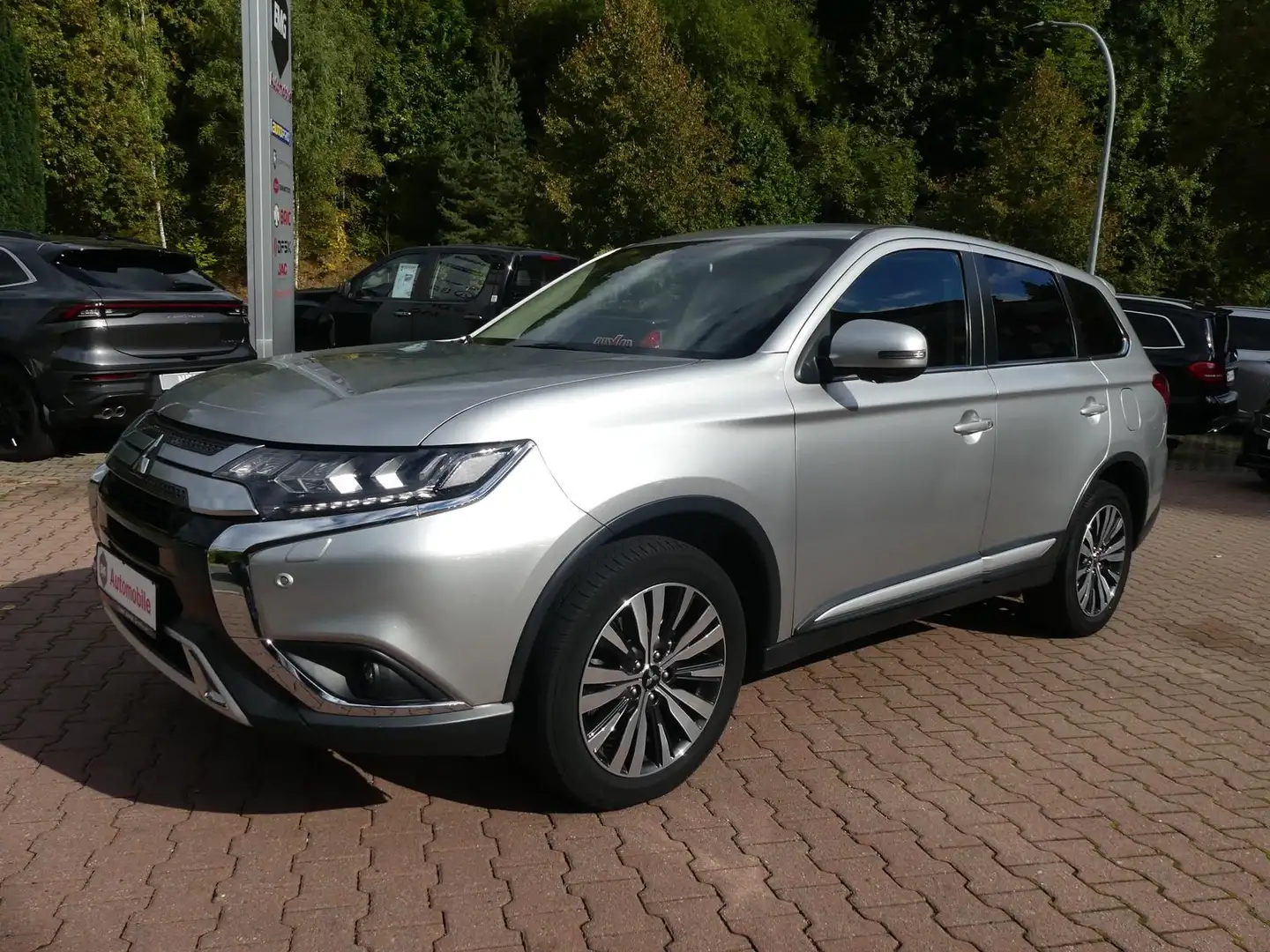 Mitsubishi Outlander *SHZ*PDC*360°KAM*NAVI*LED Silber - 1