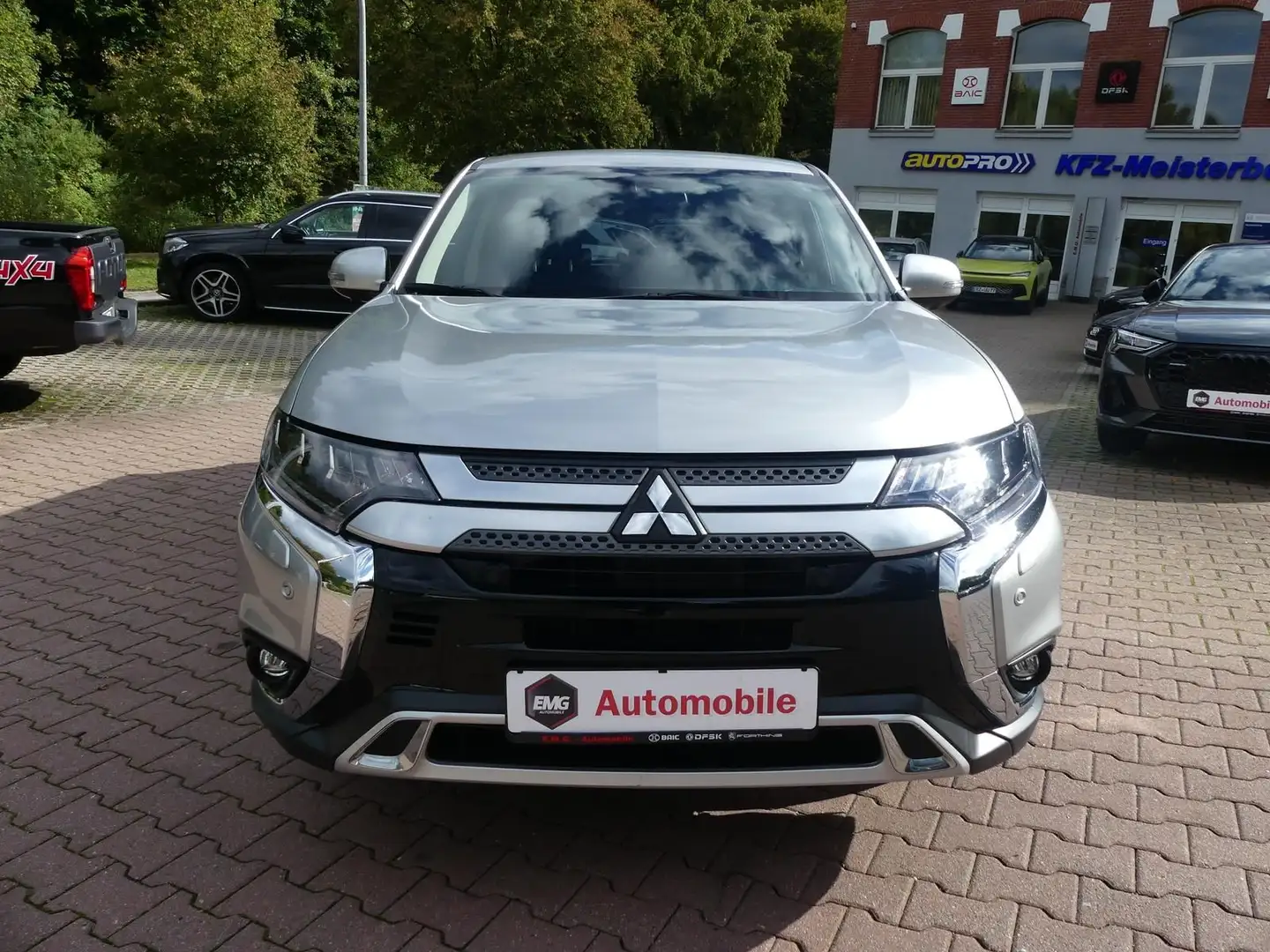 Mitsubishi Outlander *SHZ*PDC*360°KAM*NAVI*LED Silber - 2