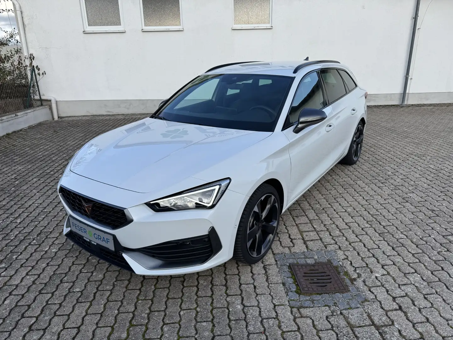CUPRA Leon 2.0 TSI DSG ACC eHECK NAVI KAMERA Weiß - 2
