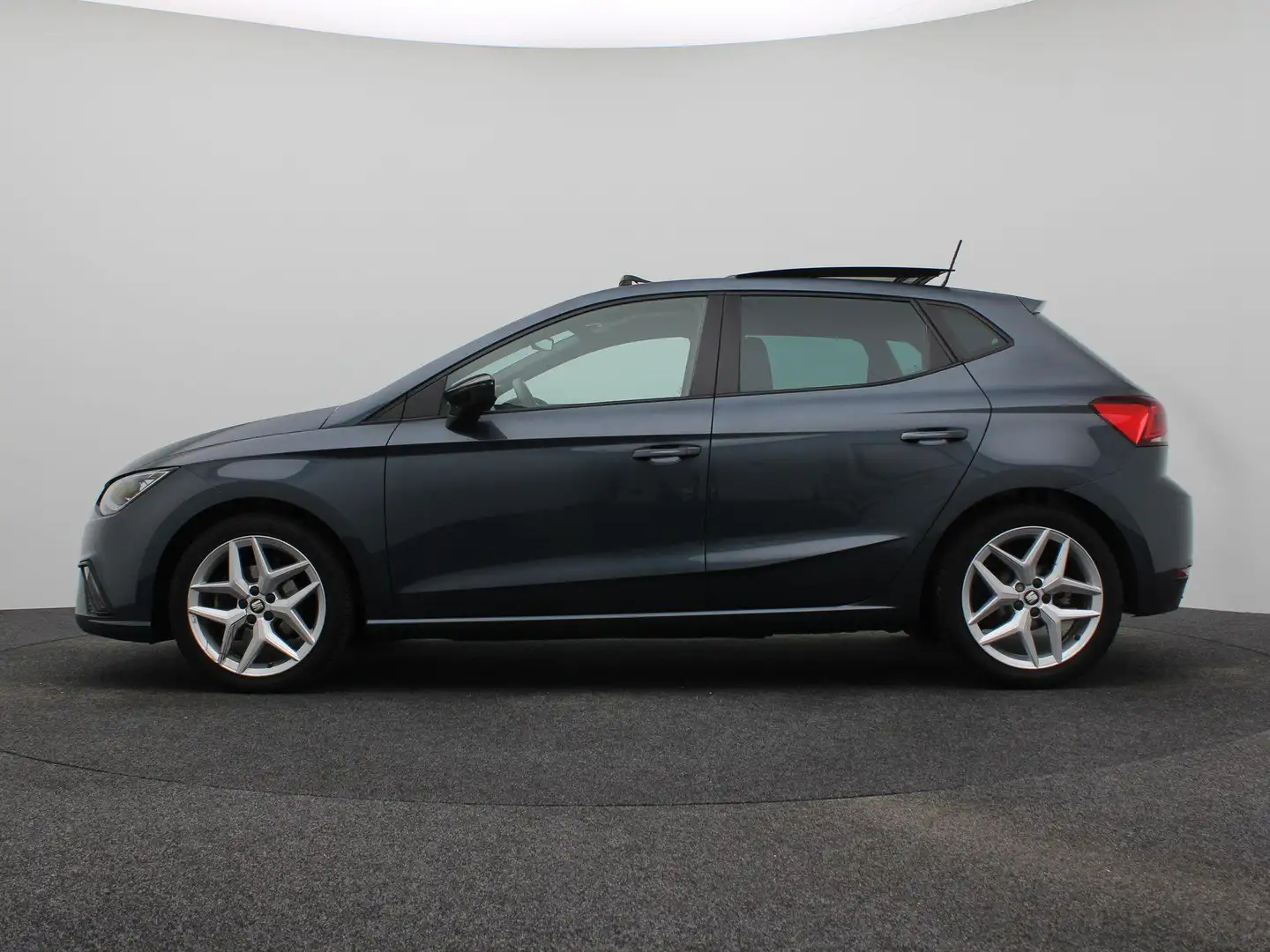 SEAT Ibiza 1.0 TSI FR Business Intense | AUTOMAAT | Panoramad Grau - 2