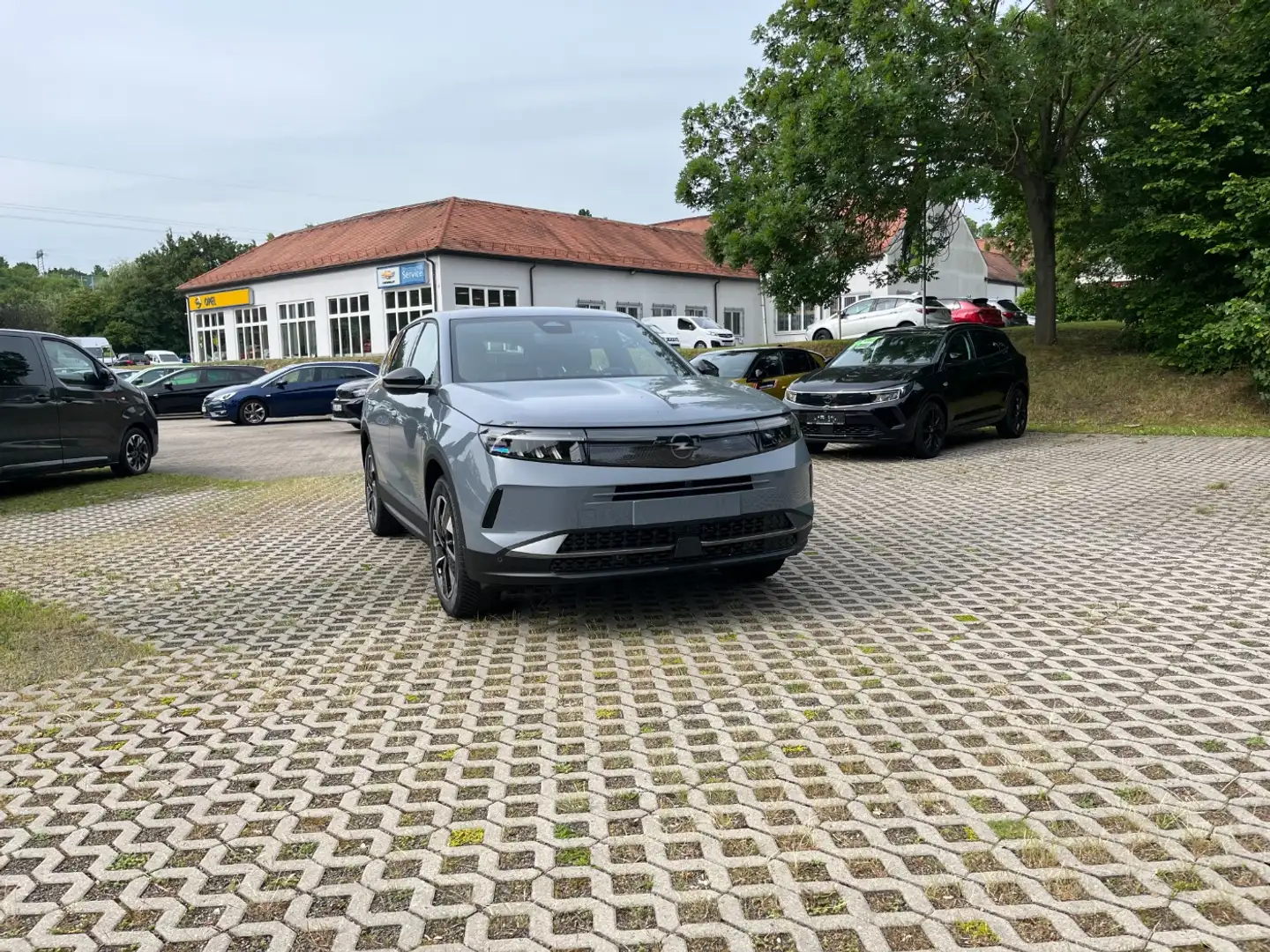Opel Grandland 1.2 ALLWETTERREIFEN, DAB, KLIMA Gris - 2
