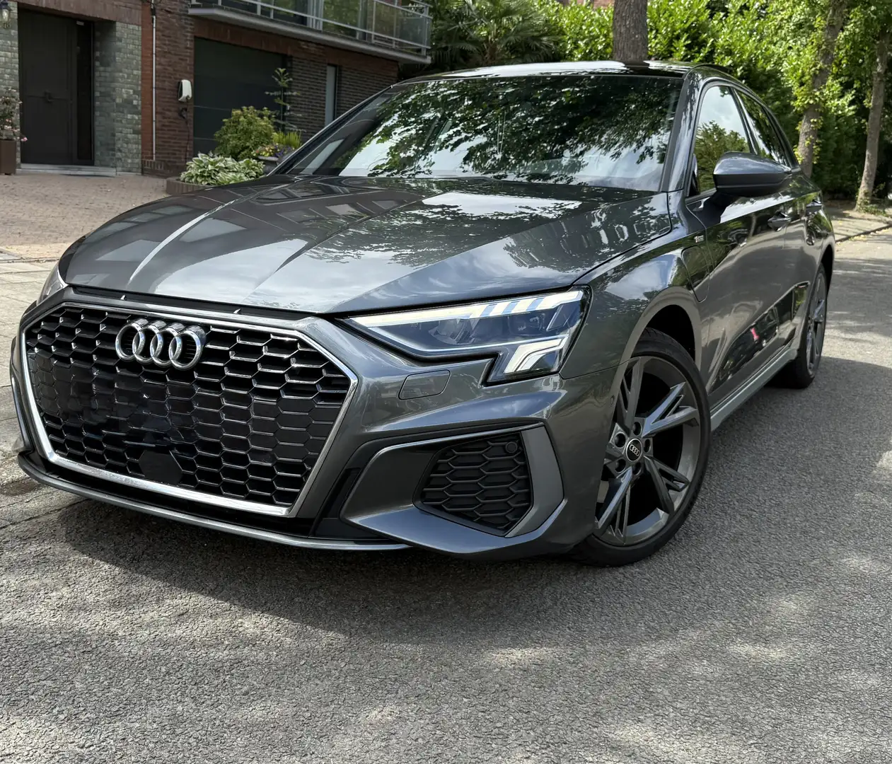 Audi A3 40 TFSI S-LINE Full option Hybride Gris - 2